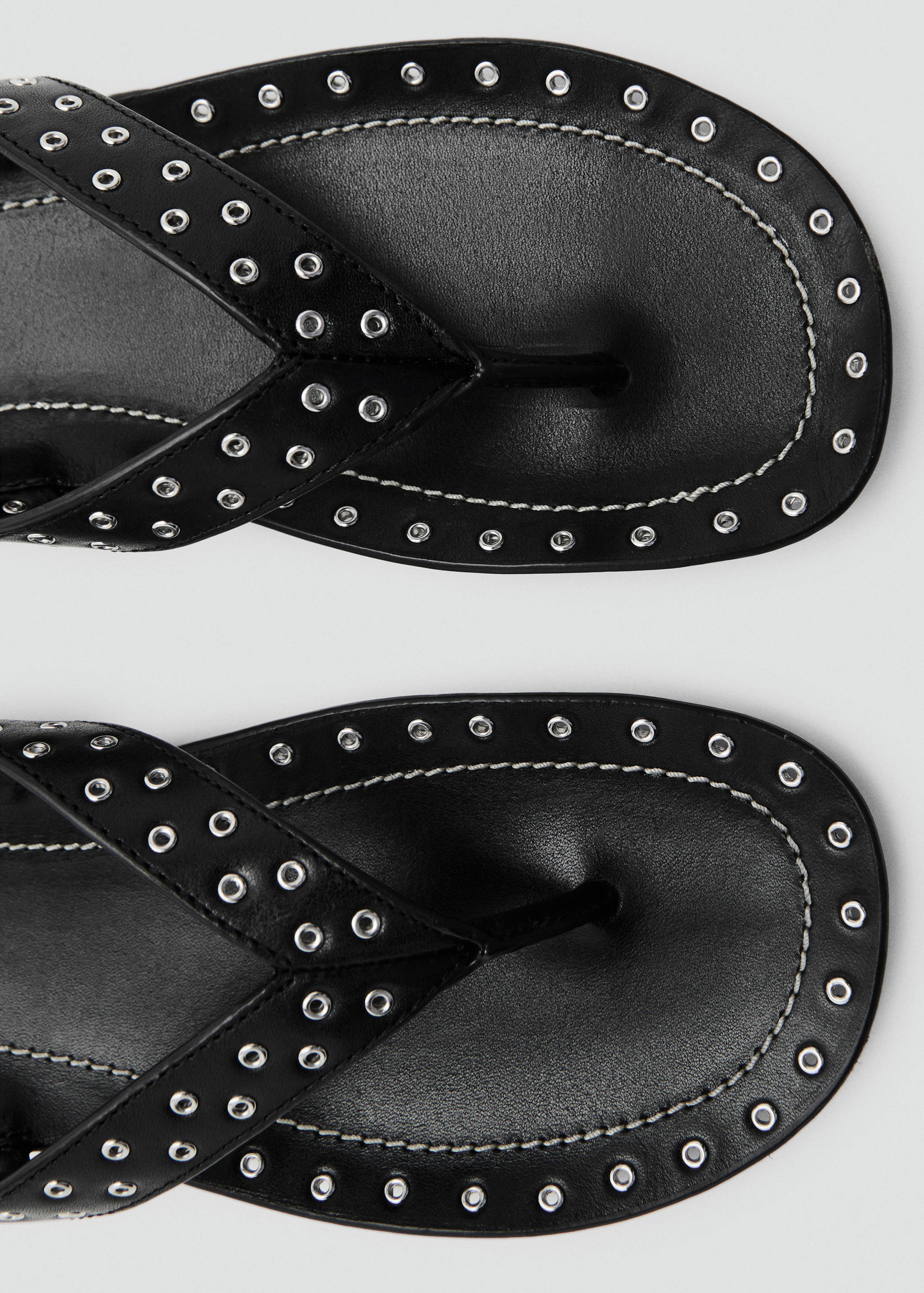 Leather sandals with eyelets - Details of the article 1