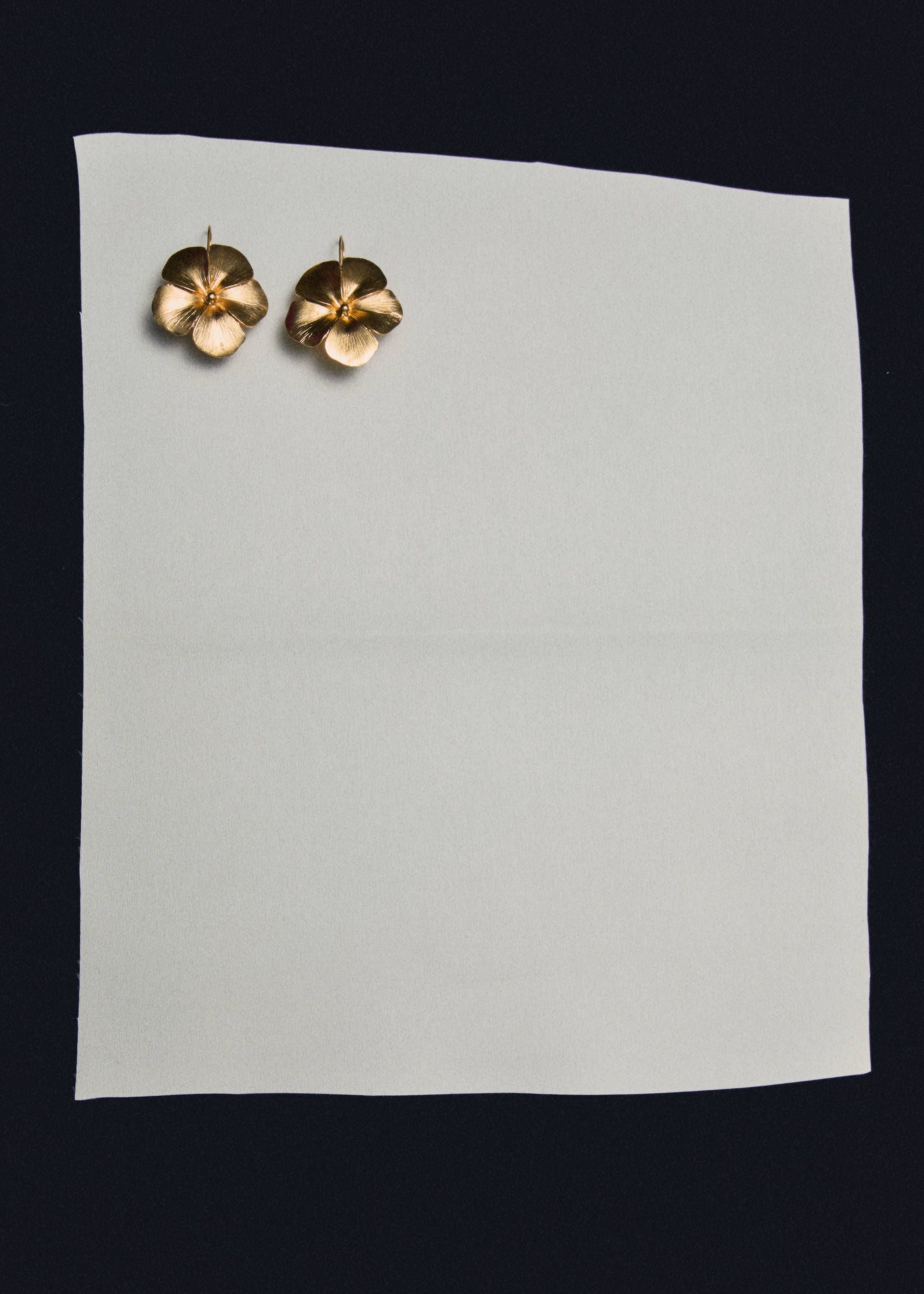 Ohrringe mit Blumendesign - Allgemeine Ansicht, Gold. Ref: 87085952-00.