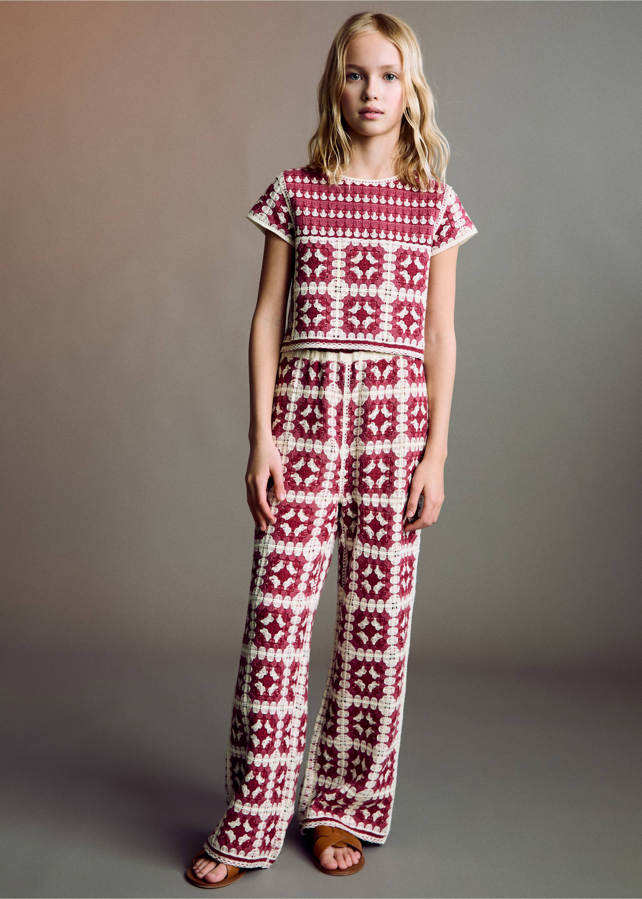 Straight crochet trousers - General plane, Strawberry. Ref: 87085980-00.