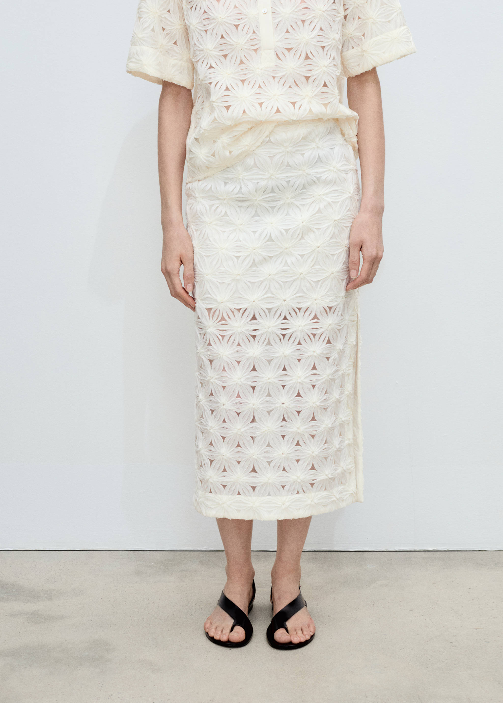 Opengewerkte getextureerde bloemetjesrok - Middenvlak