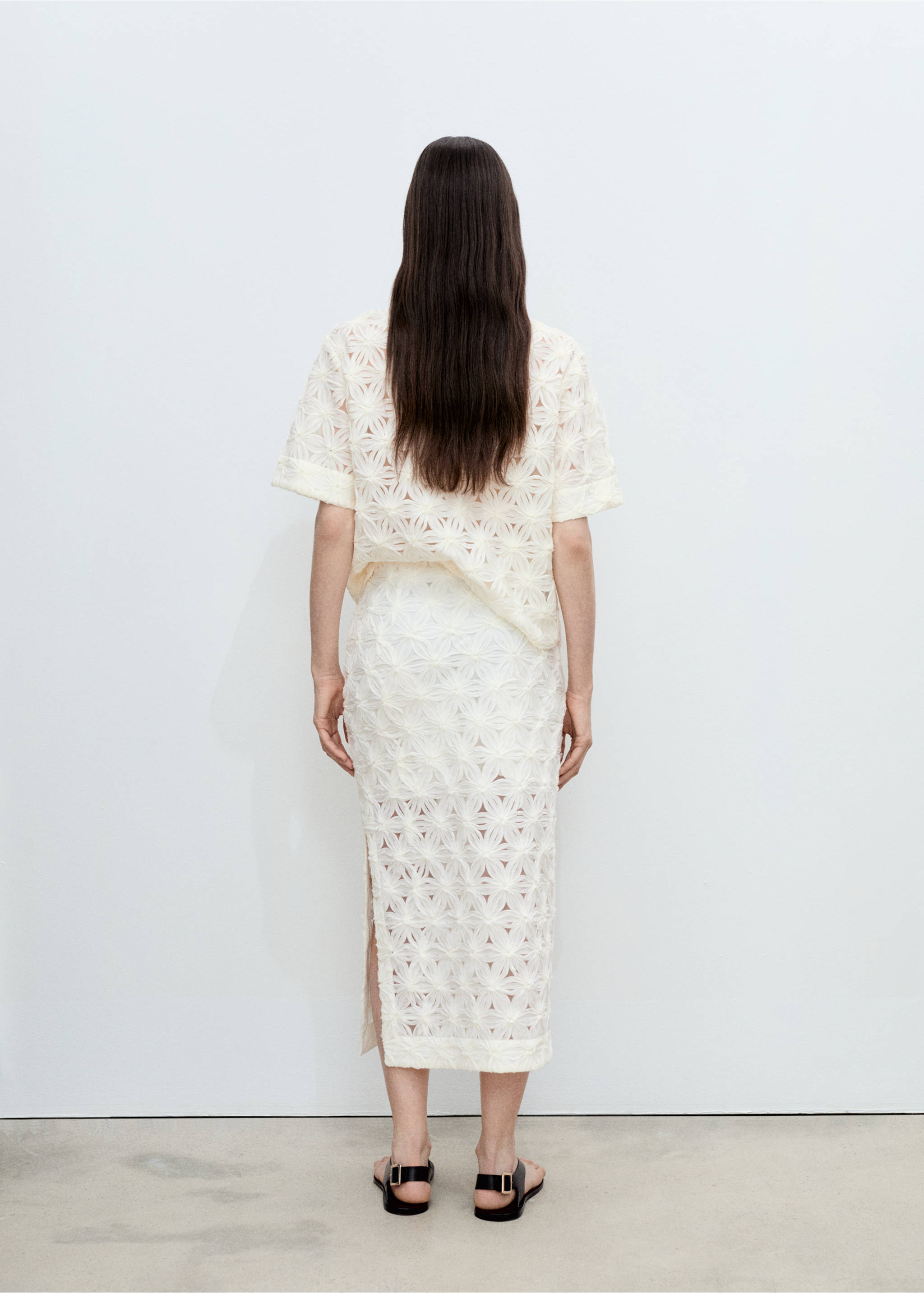 Opengewerkte getextureerde bloemetjesrok - Achterkant van het artikel, Ecru. Ref: 87085981-00.