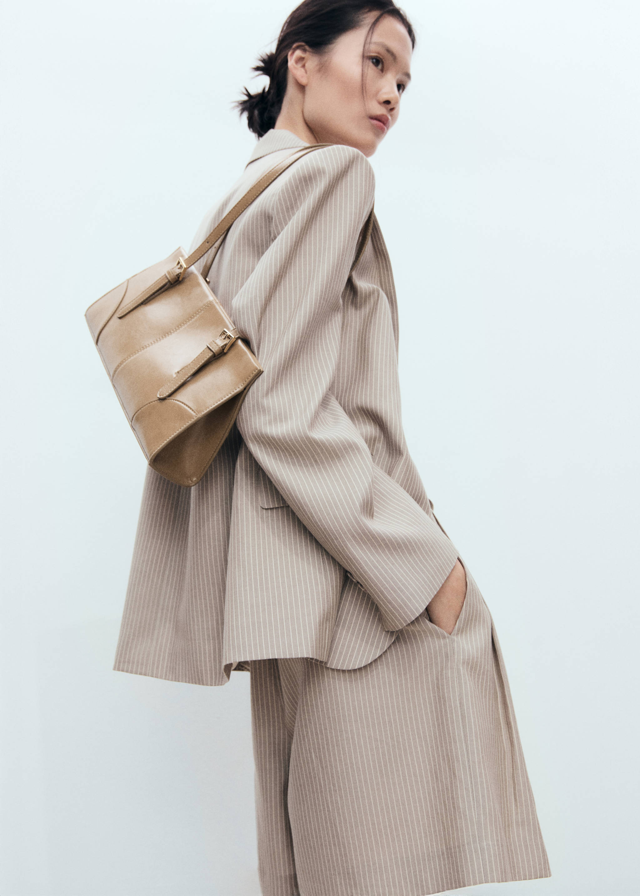 Shoulder bag with buckles - General plane