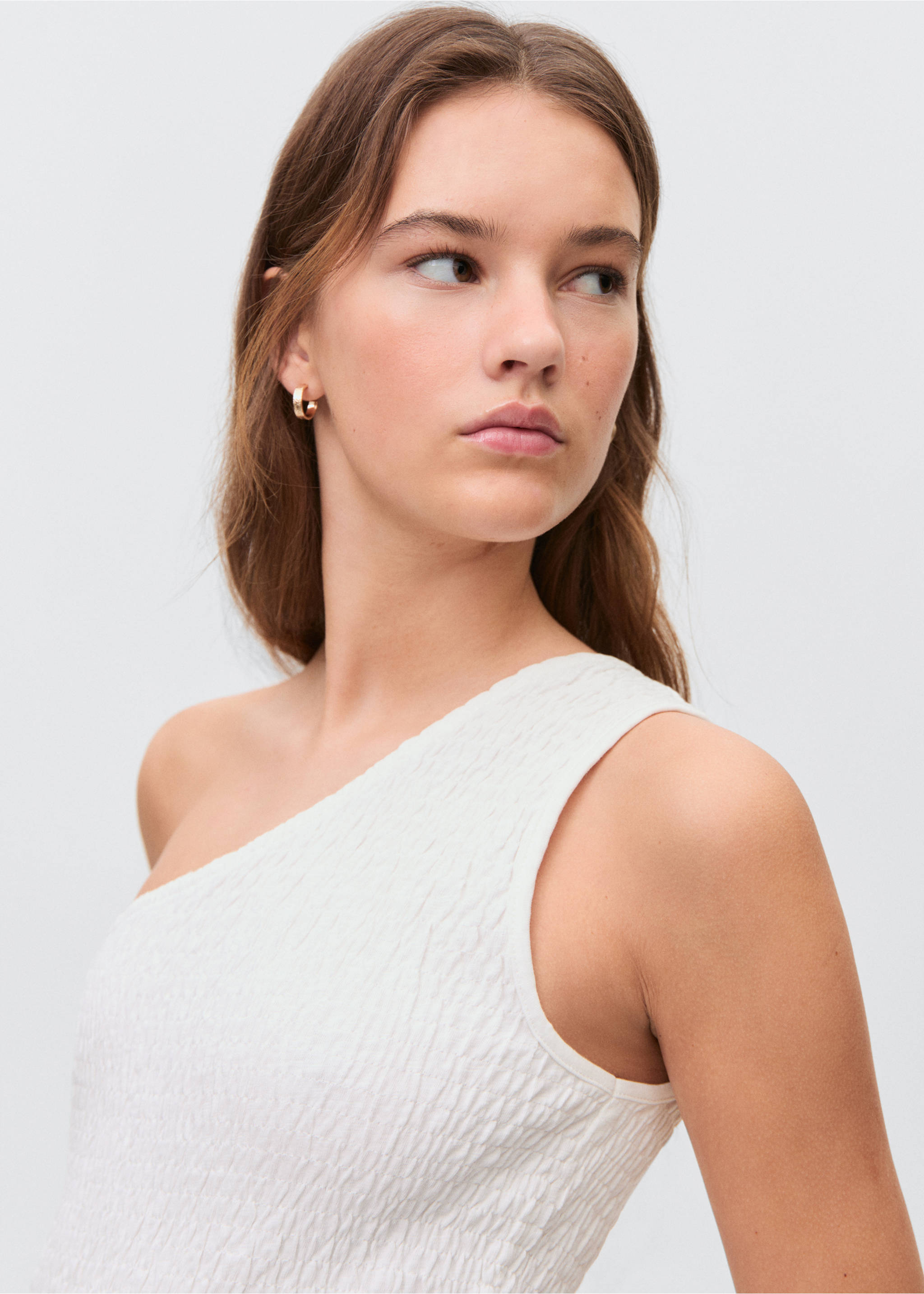 Robe asymétrique nid-d'abeilles - Détail de l'article 1, Blanc cassé. Ref: 87086335-00.