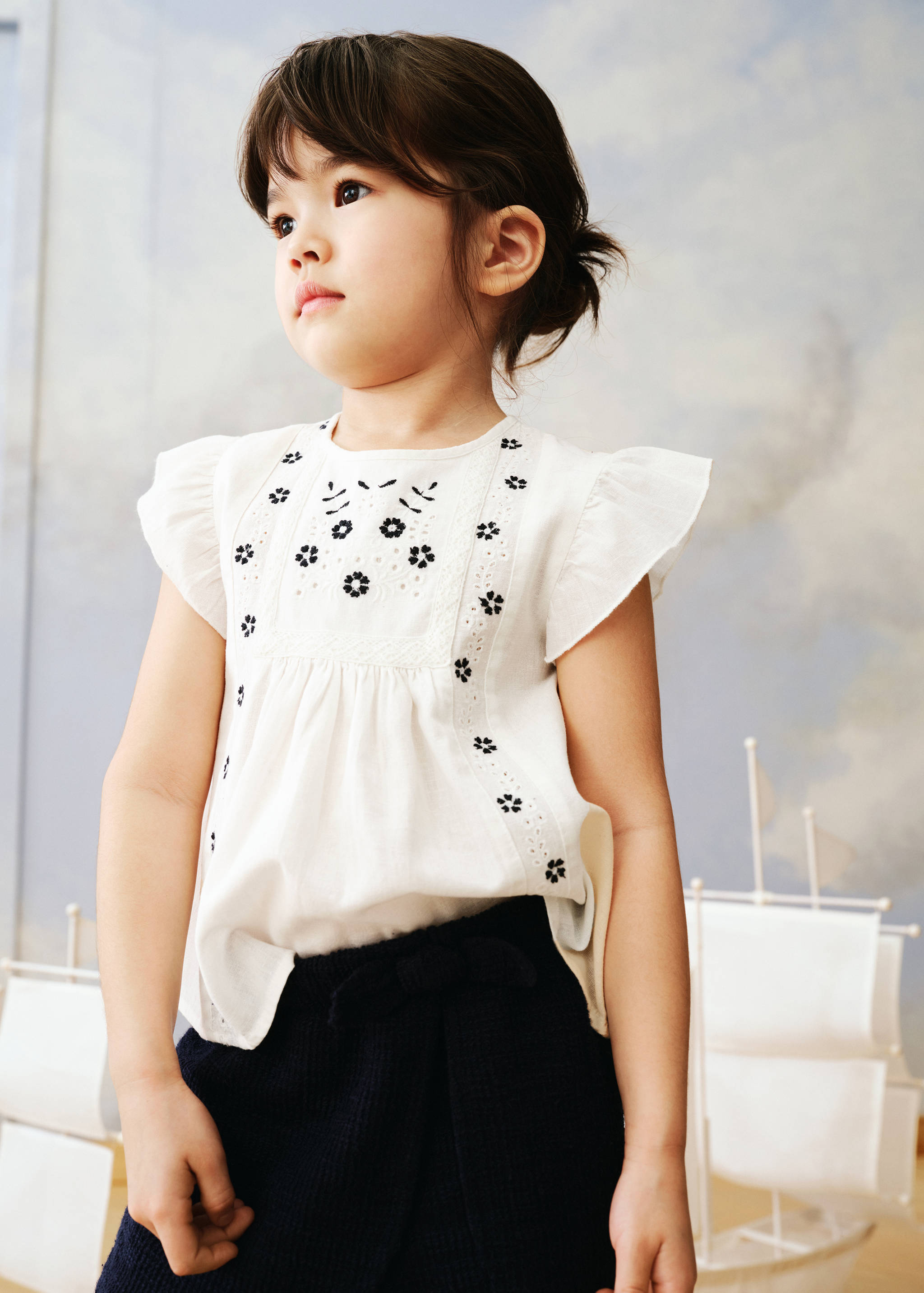 Embroidered details blouse - Details of the article 6