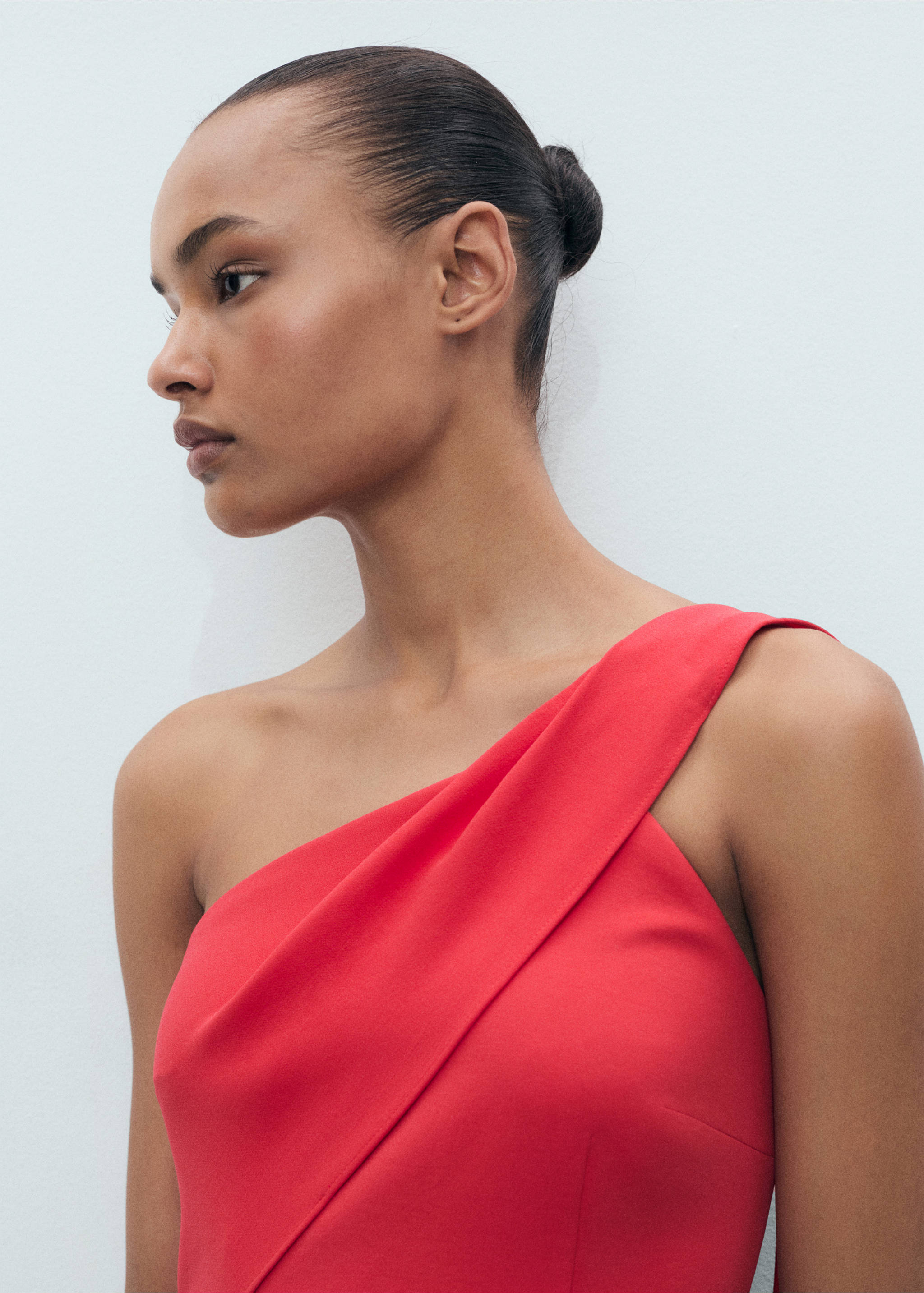 Vestido assimétrico de gola com laço - Pormenor do artigo 6, Vermelho. Ref: 87086350-00.