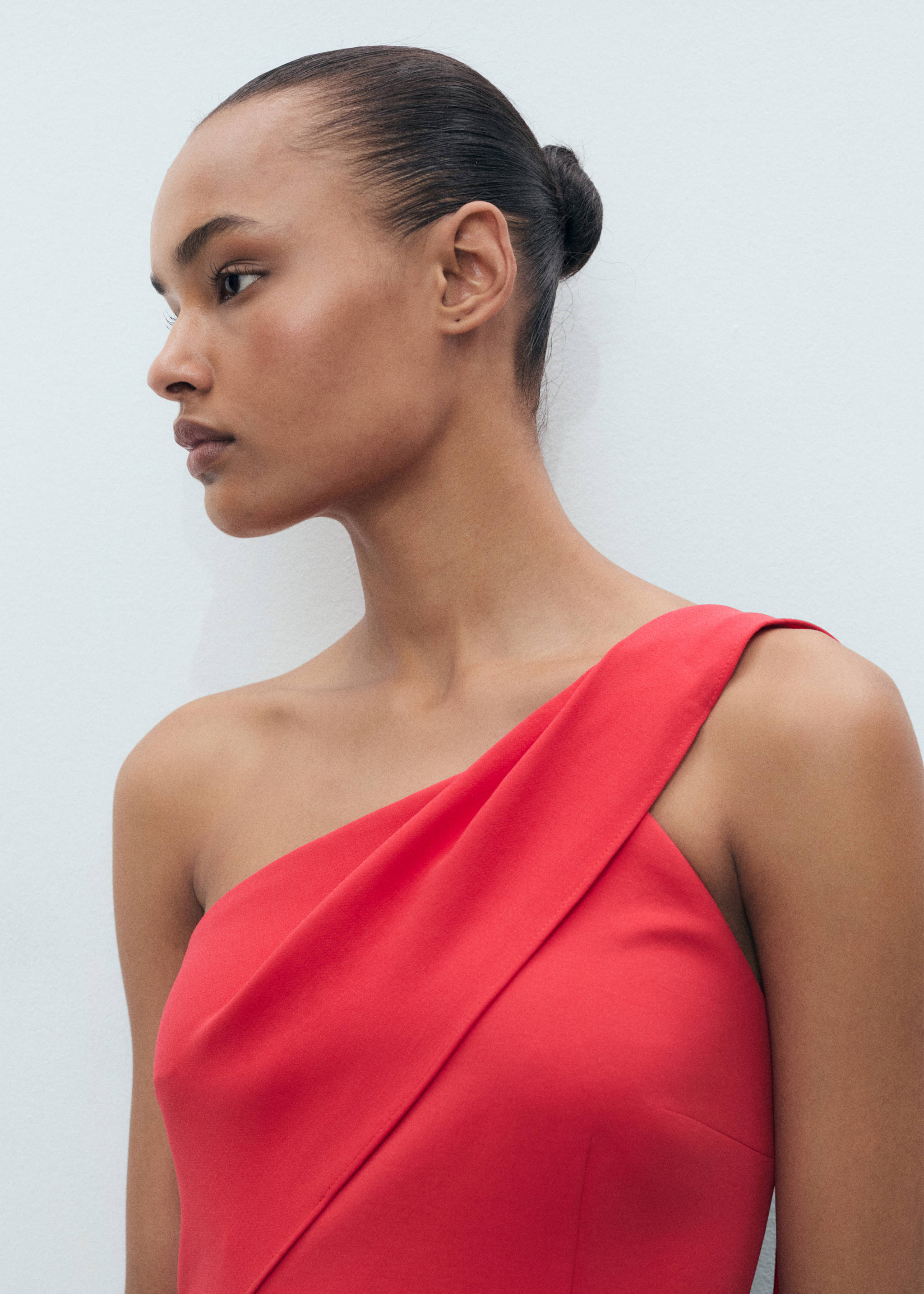 Asymmetrical bow-neck dress - Details of the article 6