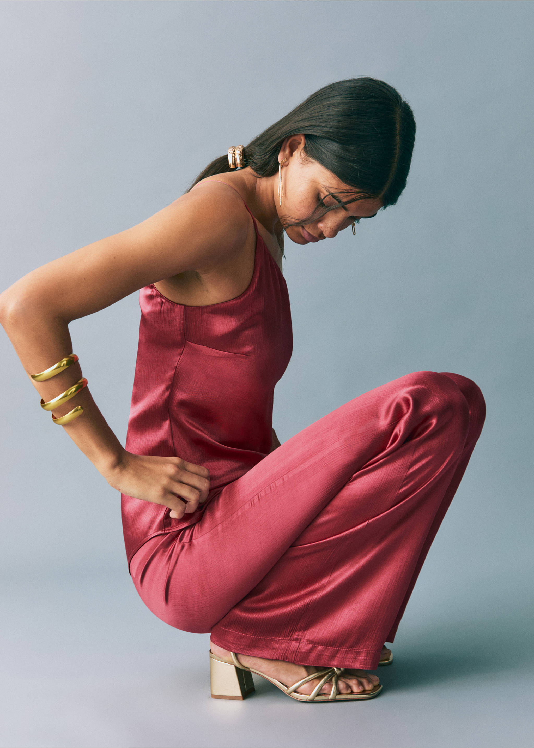 Satin straight-fit trousers - Details of the article 2, Strawberry. Ref: 87086364-00.