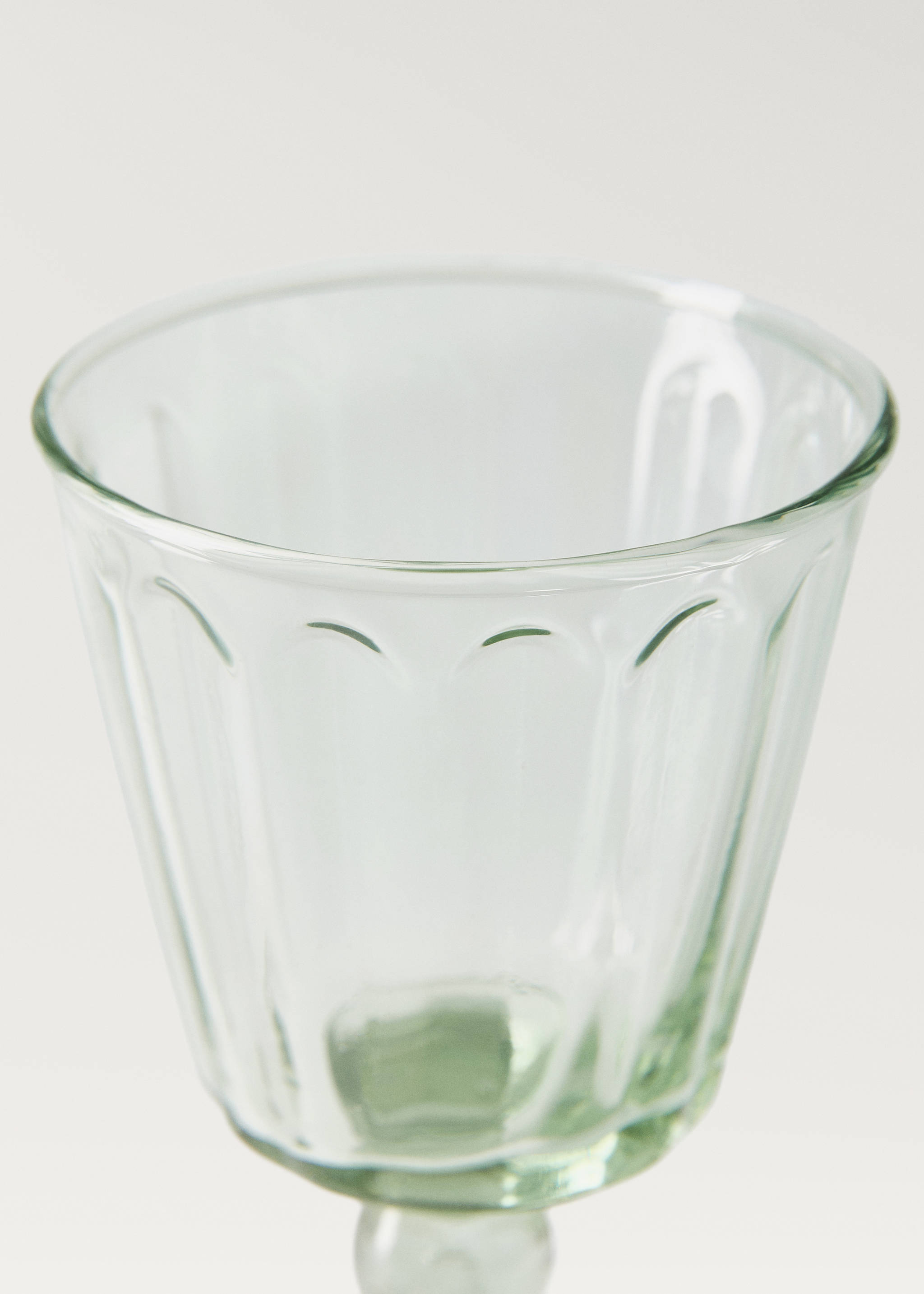 Embossed recycled glass goblet - Details of the article 2
