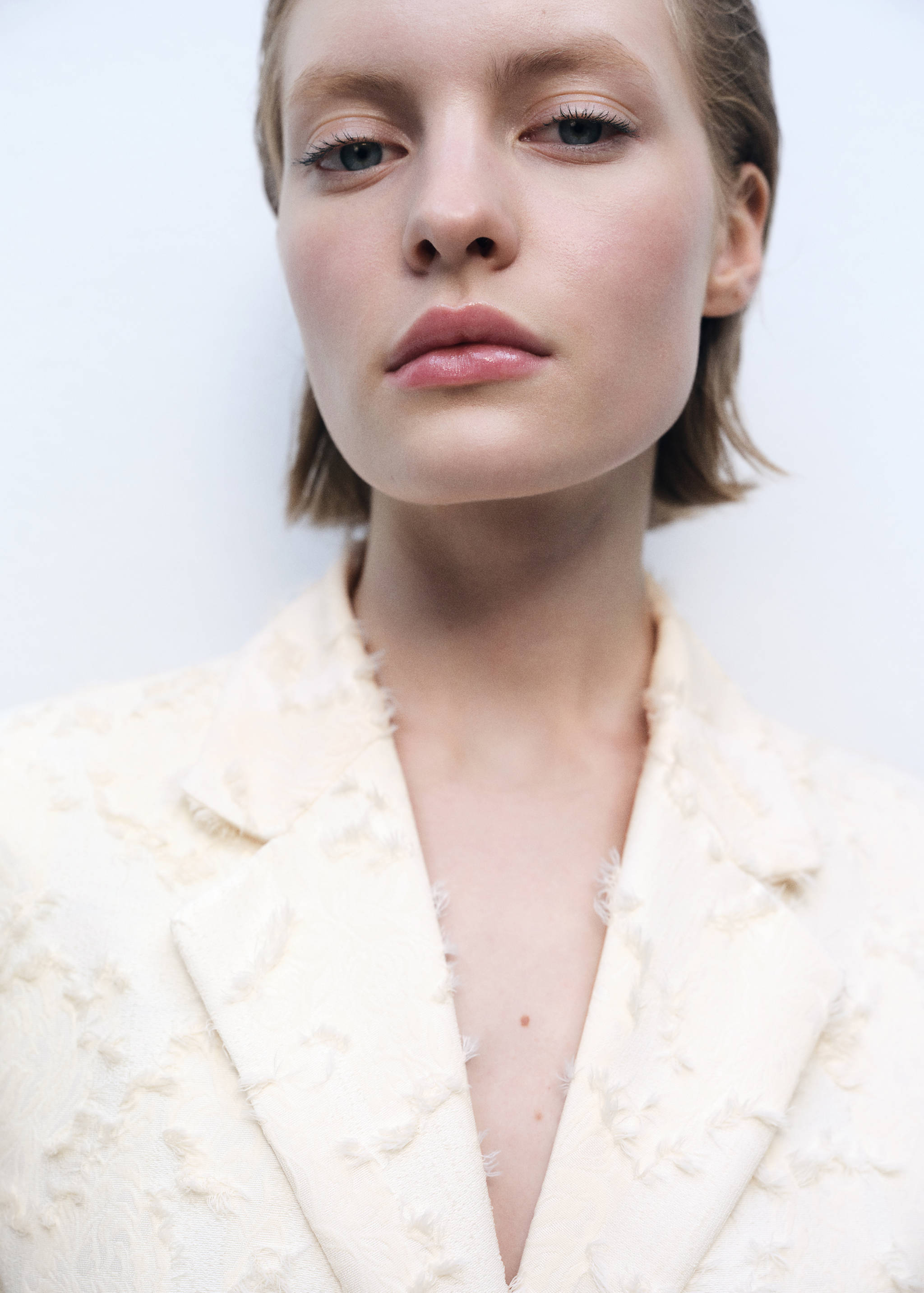 Textured waistcoat with belt - Details of the article 1