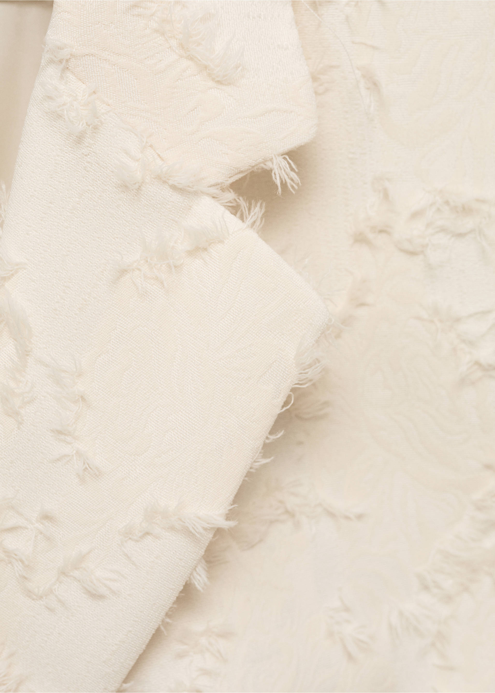 Kamizelka z teksturą i paskiem - Szczegóły artykułu 8, Złamana biel. Ref: 87086367-00.