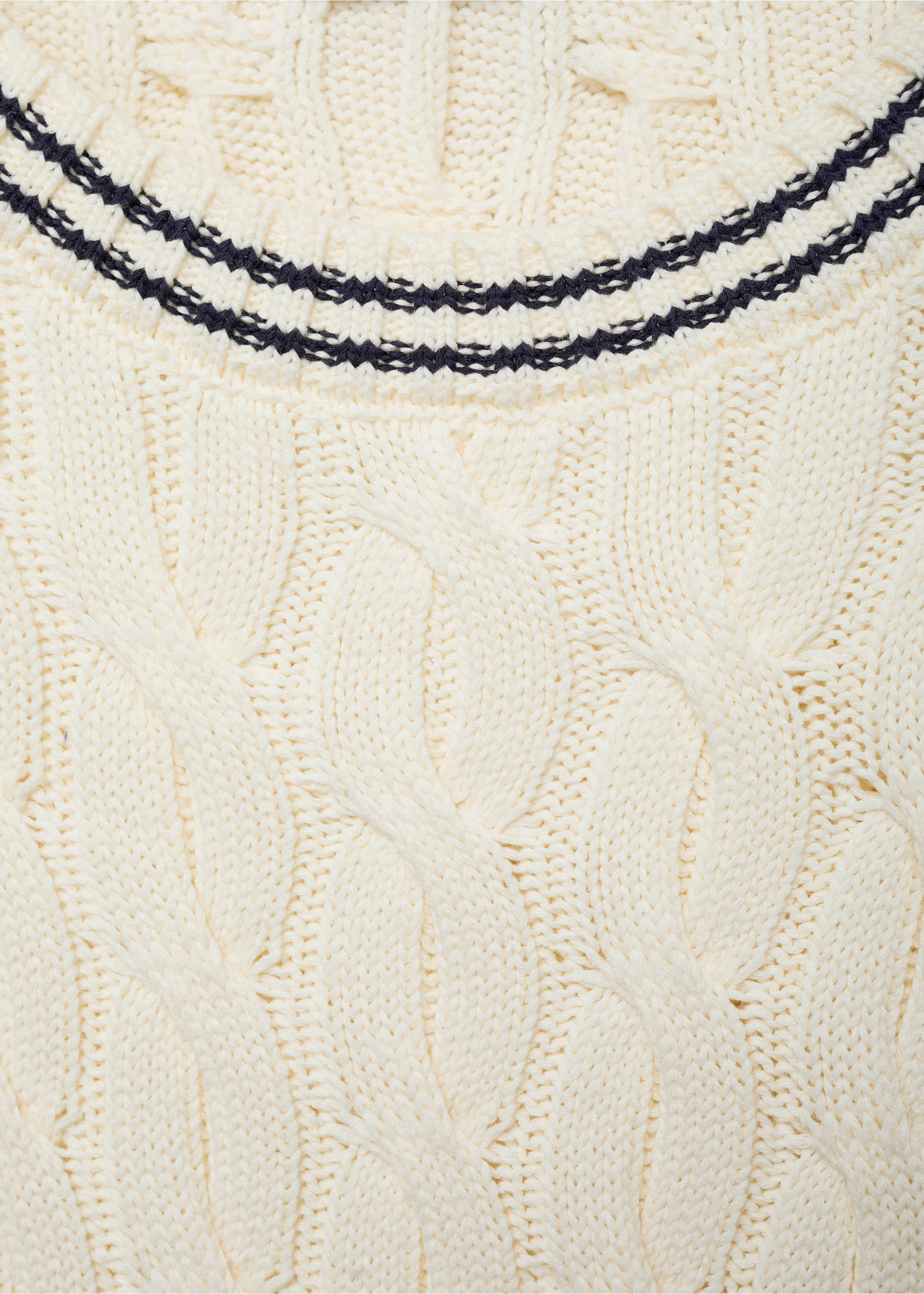 Sweter z bawełnianej dzianiny z warkoczami - Szczegóły artykułu 8, Złamana biel. Ref: 87086722-00.