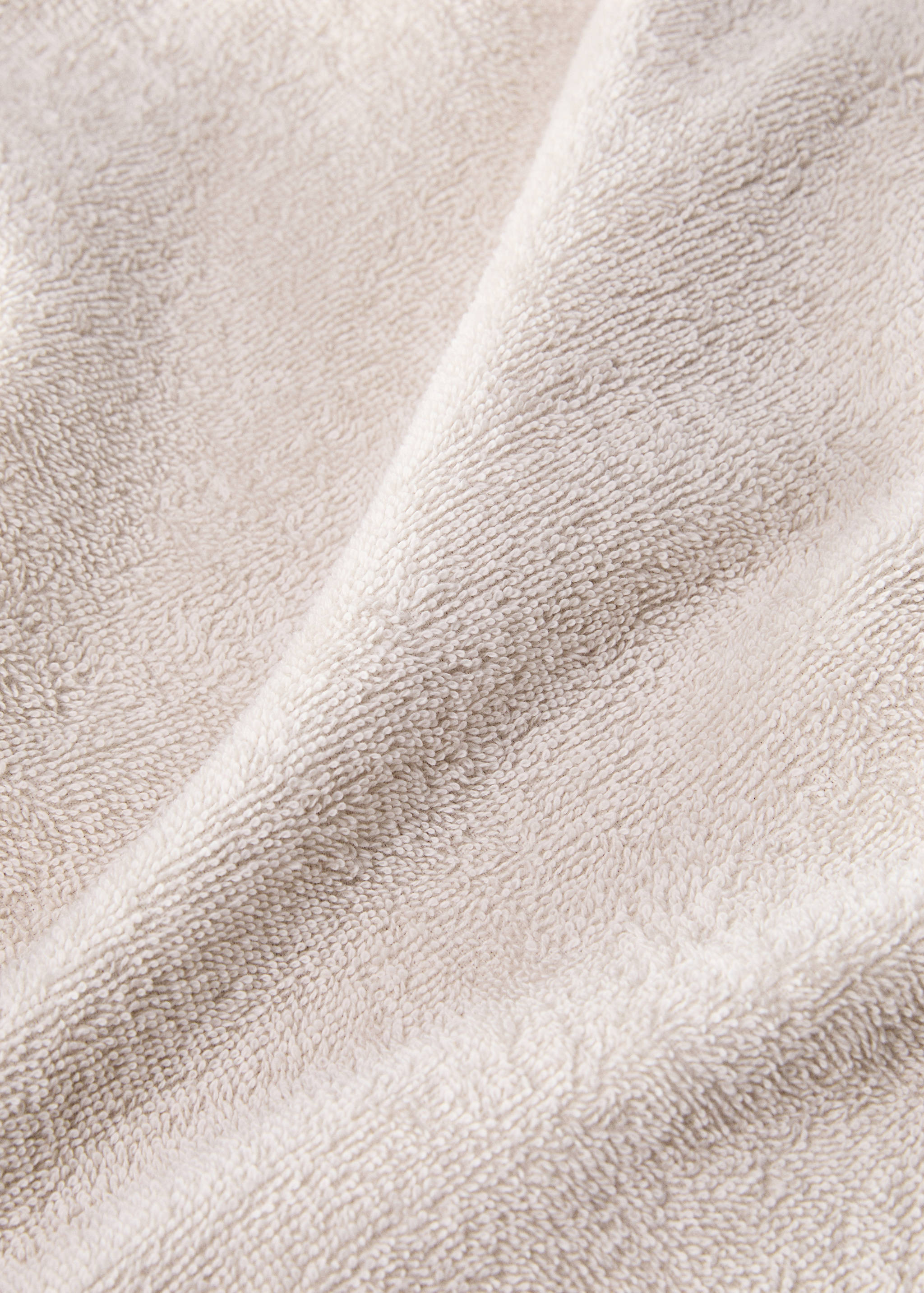 Strandtuch mit kontrastierendem Overlock-Saum - Detail des Artikels 2