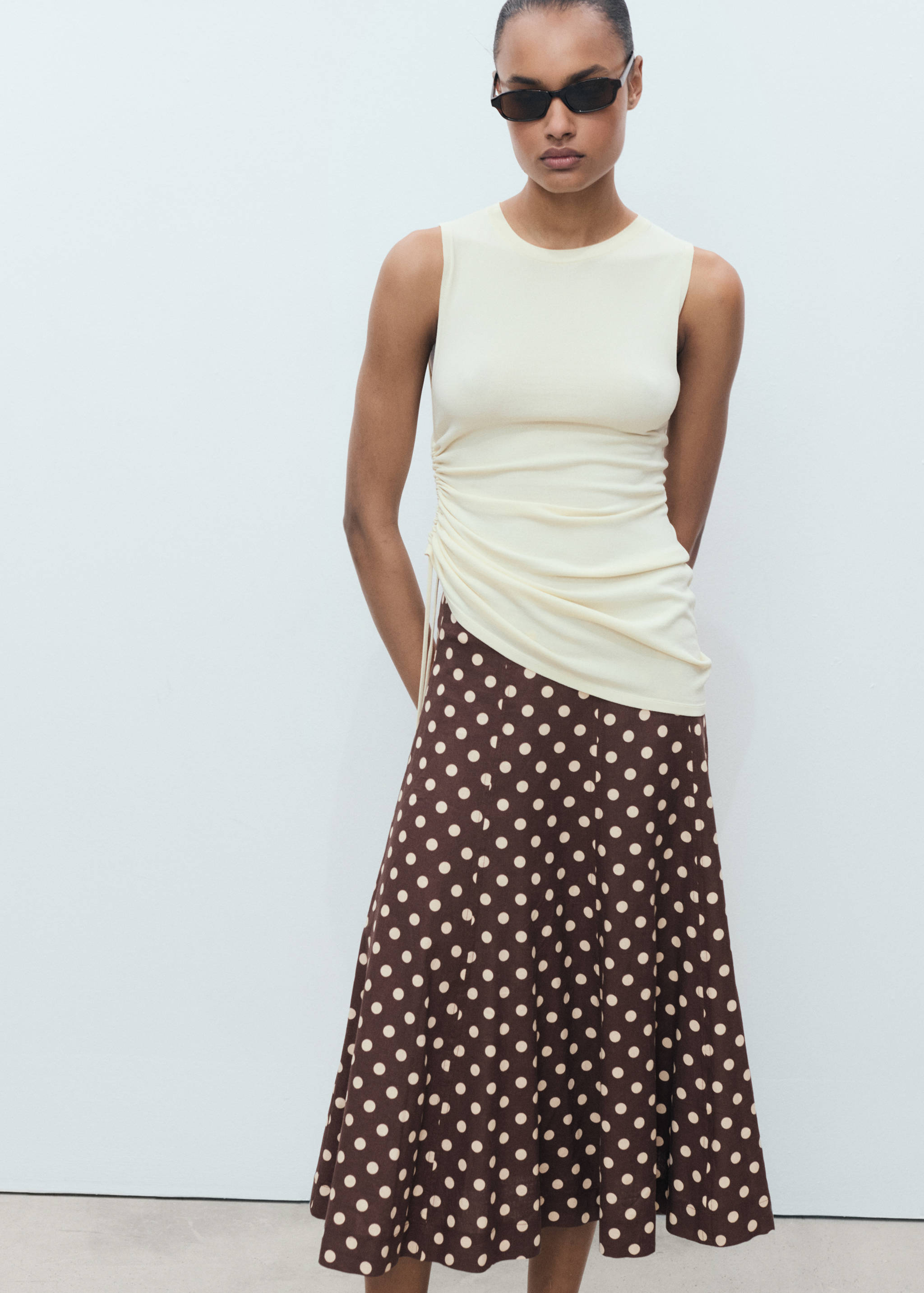 Flared linen skirt with polka dots - Details of the article 1