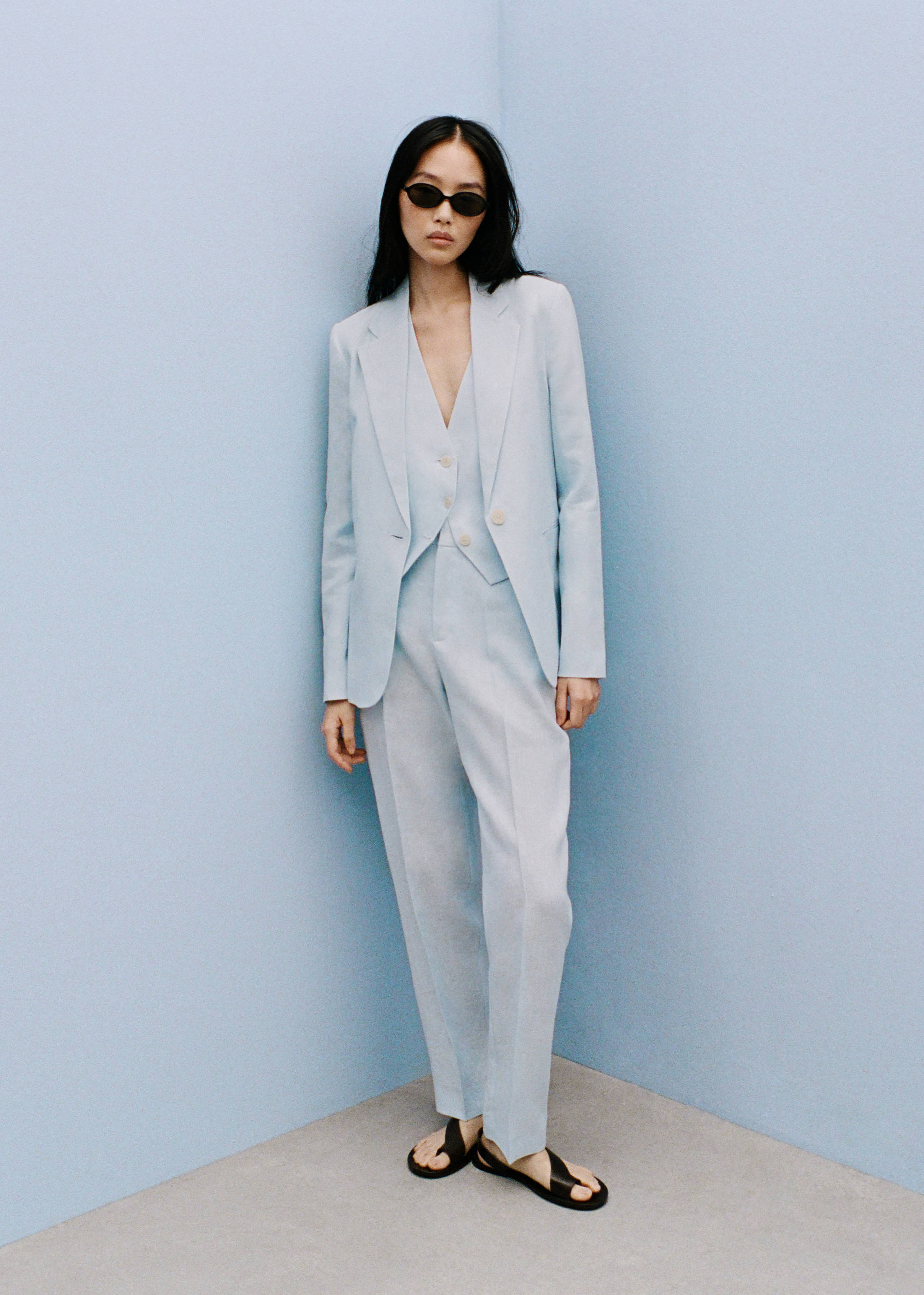 Linen suit trousers - Details of the article 6, Sky Blue. Ref: 87087162-00.