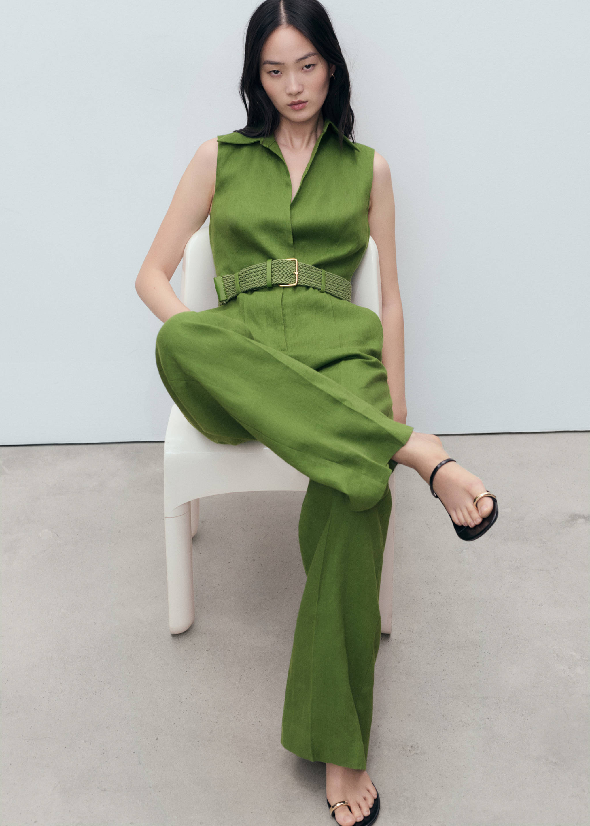 Linen shirt jumpsuit with belt - Details of the article 2