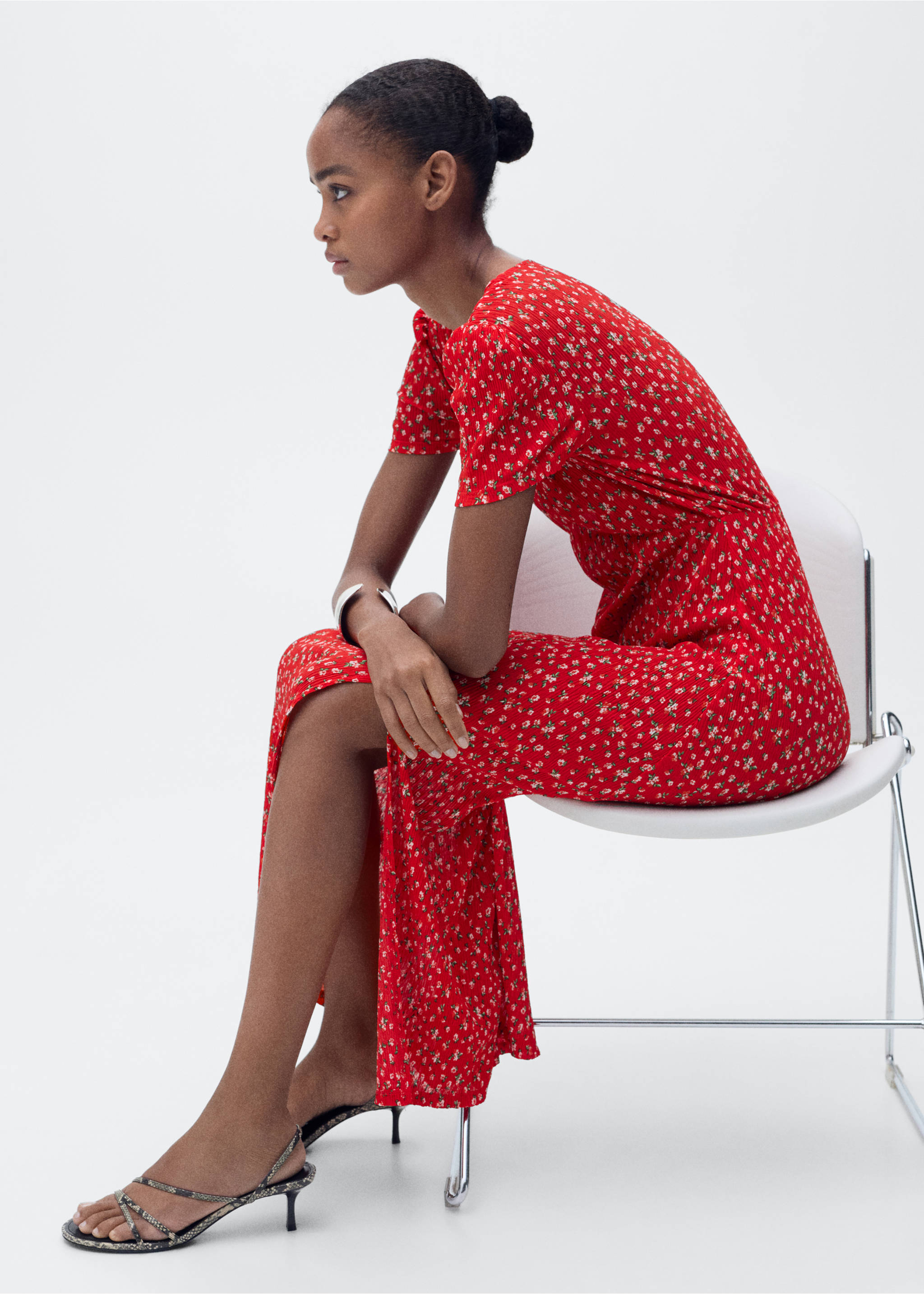 Printed midi-dress - Details of the article 2, Red. Ref: 87087165-00.