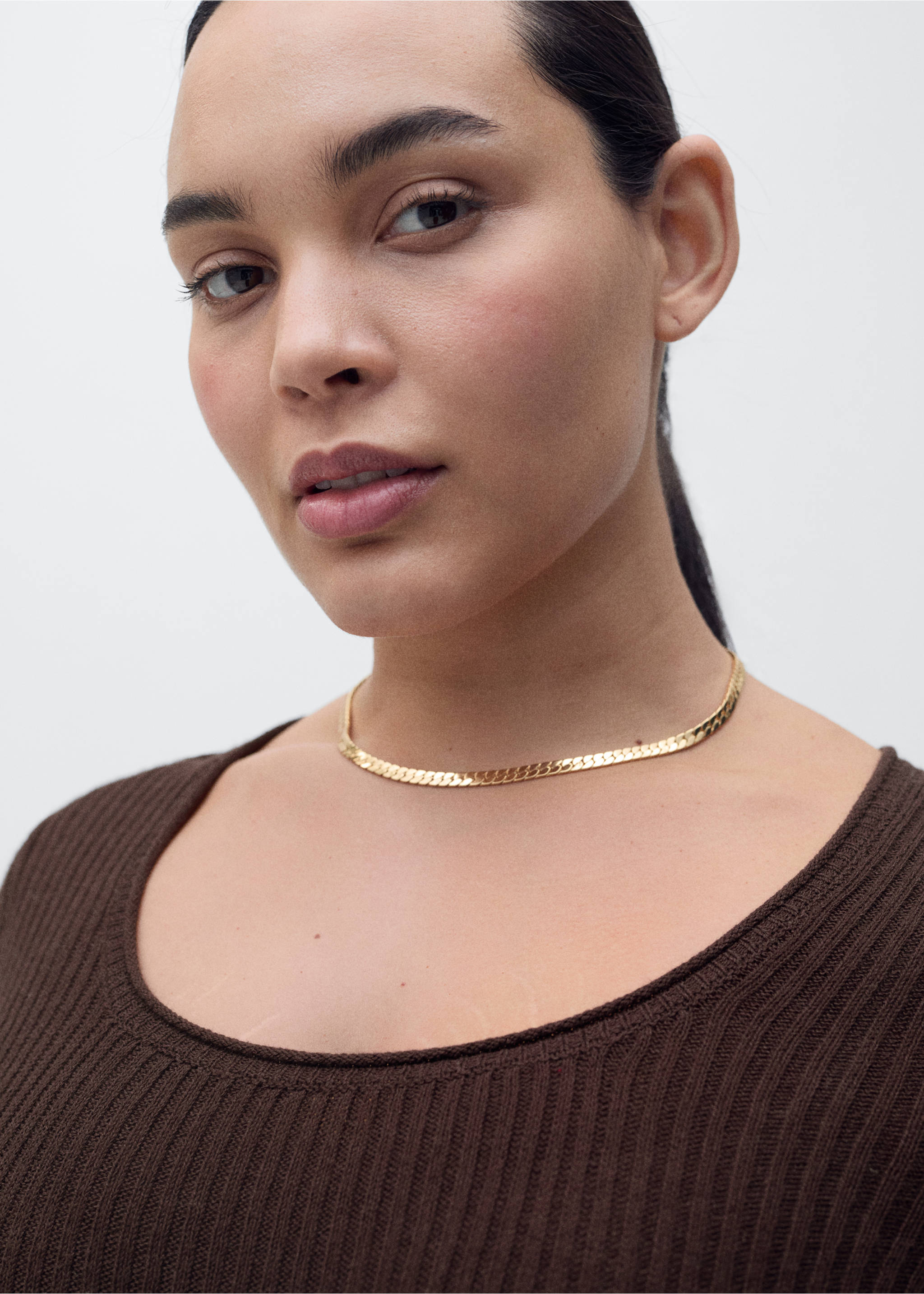 Strickpullover aus Leinengemisch - Detail des Artikels 4, Schokolade. Ref: 87087167-00.