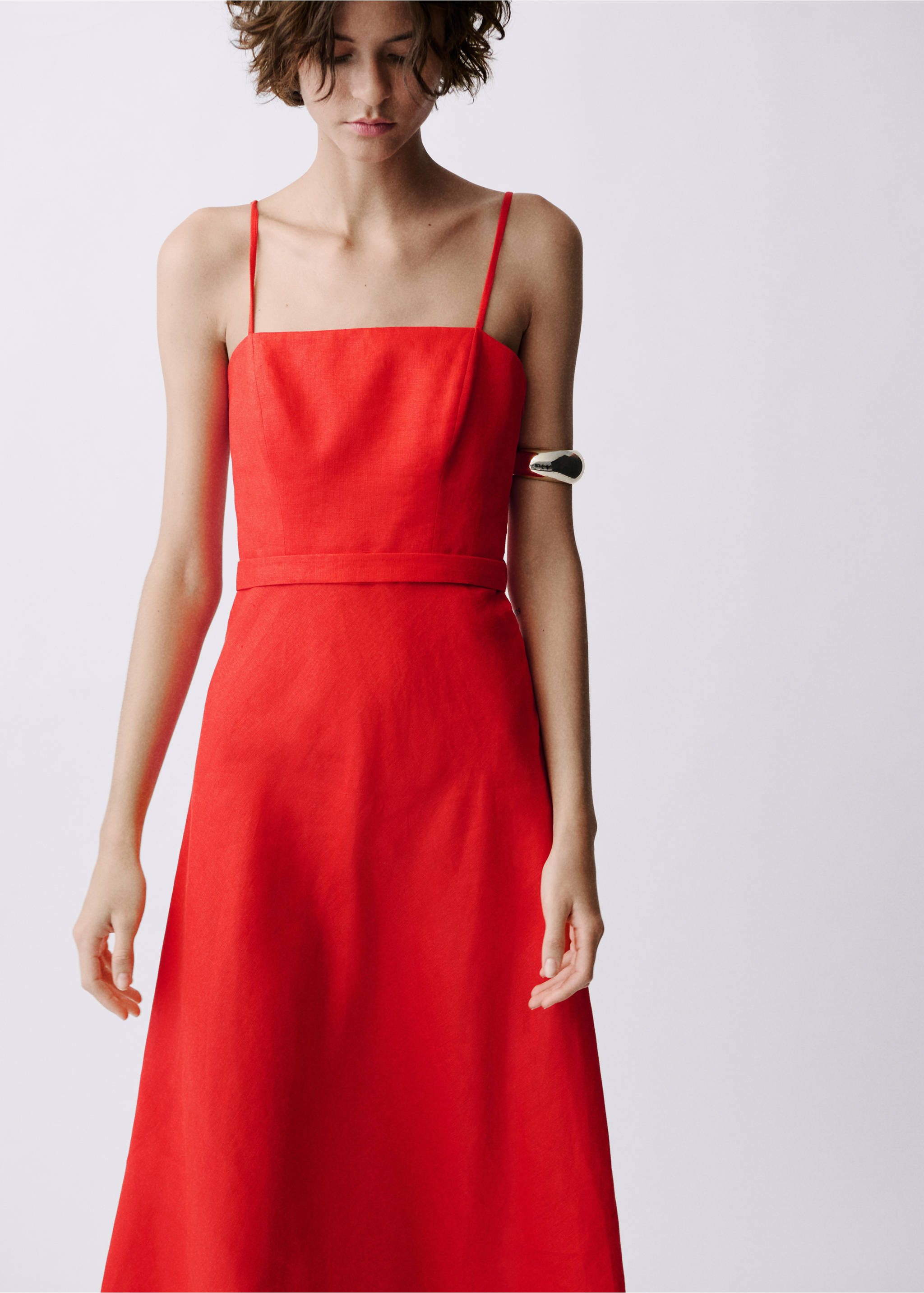 Lněné šaty s vázačkou - Zadní strana zboží, Červená. Ref: 87087169-00.