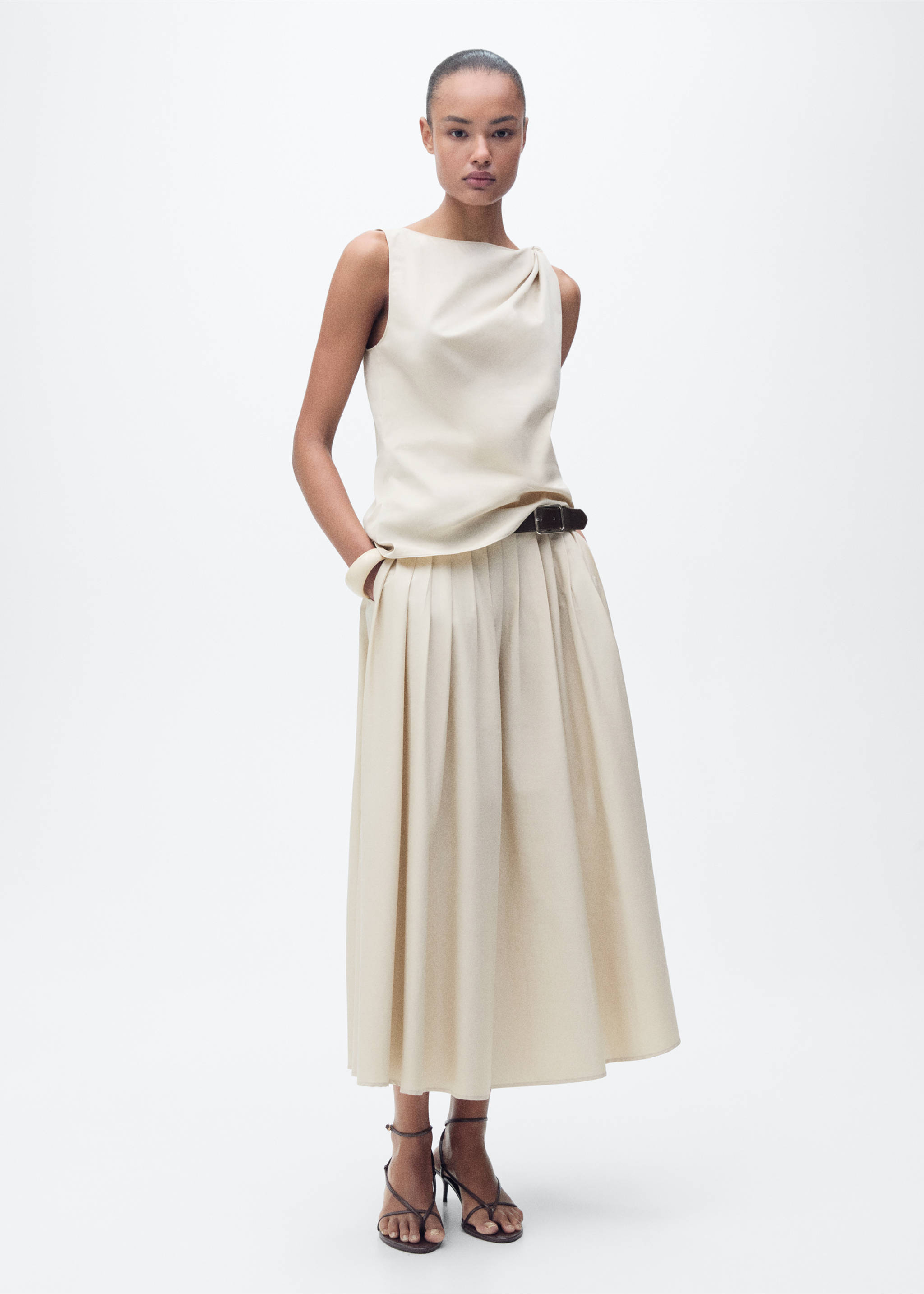 Flared skirt with pleated detail - General plane, Ivory White. Ref: 87087182-00.