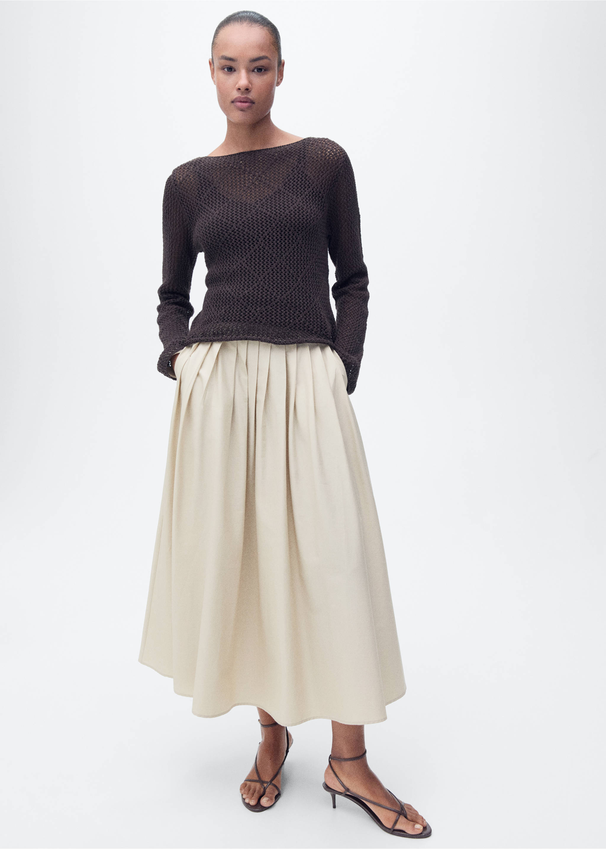 Flared skirt with pleated detail - Details of the article 2, Ivory White. Ref: 87087182-00.