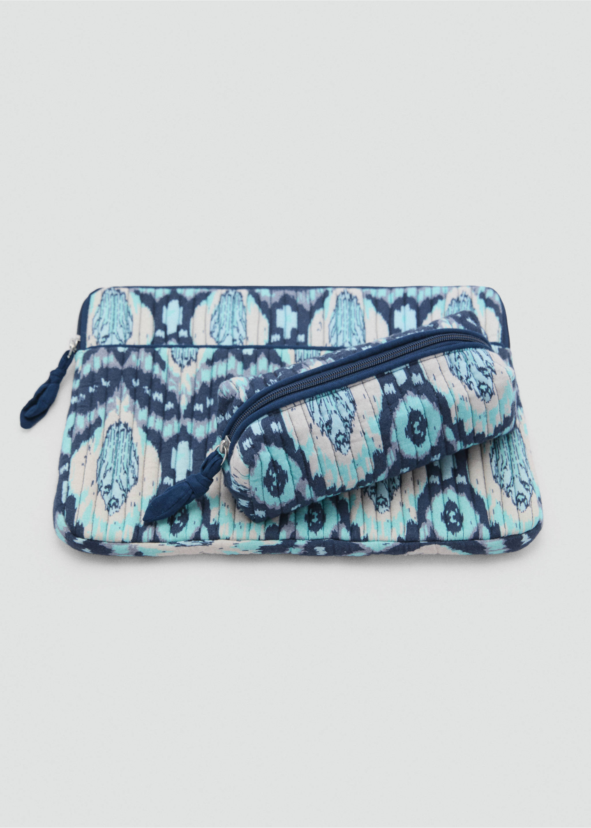 Gestepptes Etui - Detail des Artikels 2, Türkis. Ref: 87087184-00.