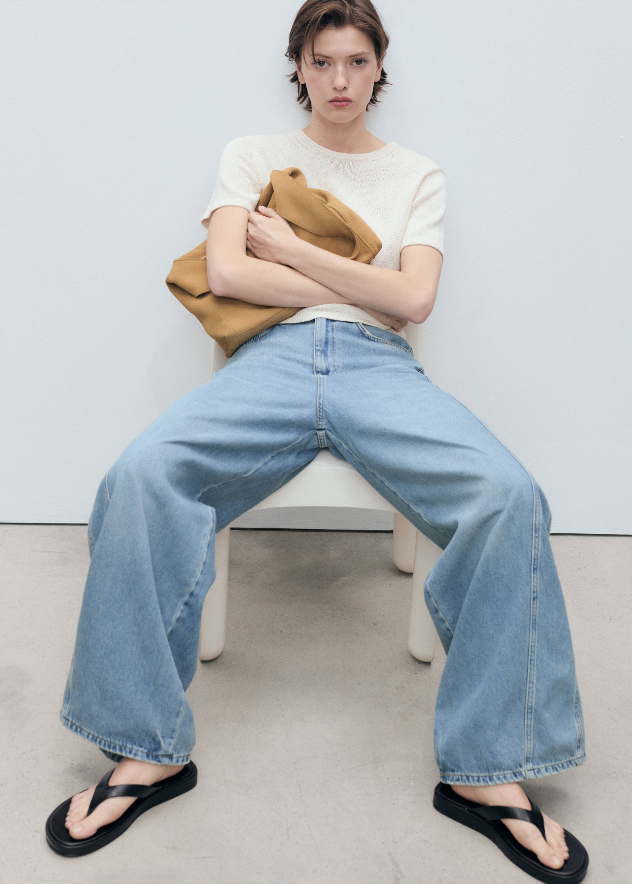 Wide leg mid-rise jeans - Details of the article 2, Medium Blue. Ref: 87087189-00.