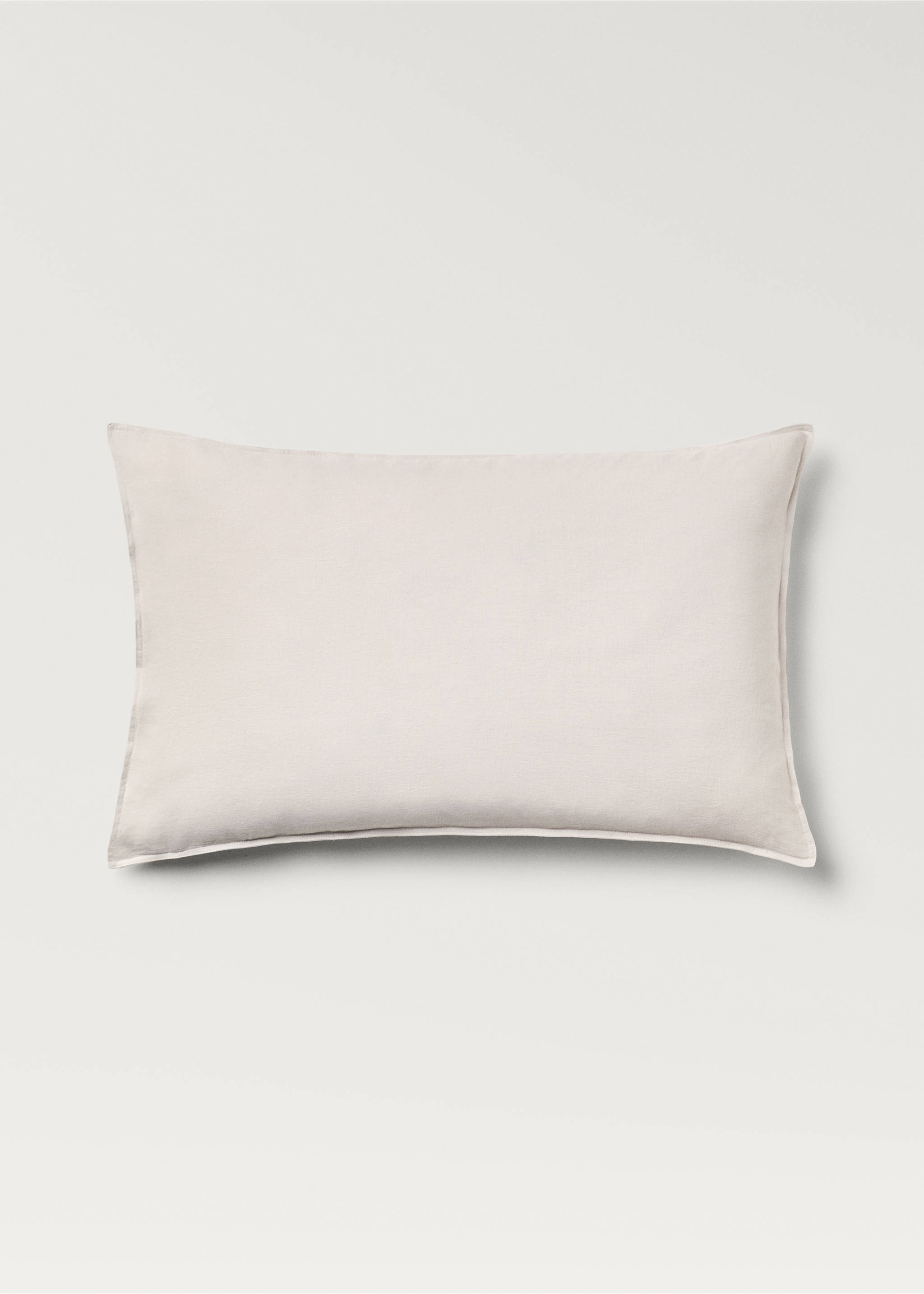 Two washed linen pillowcases 50x75 cm - Article without model, Beige. Ref: 87087196-00.
