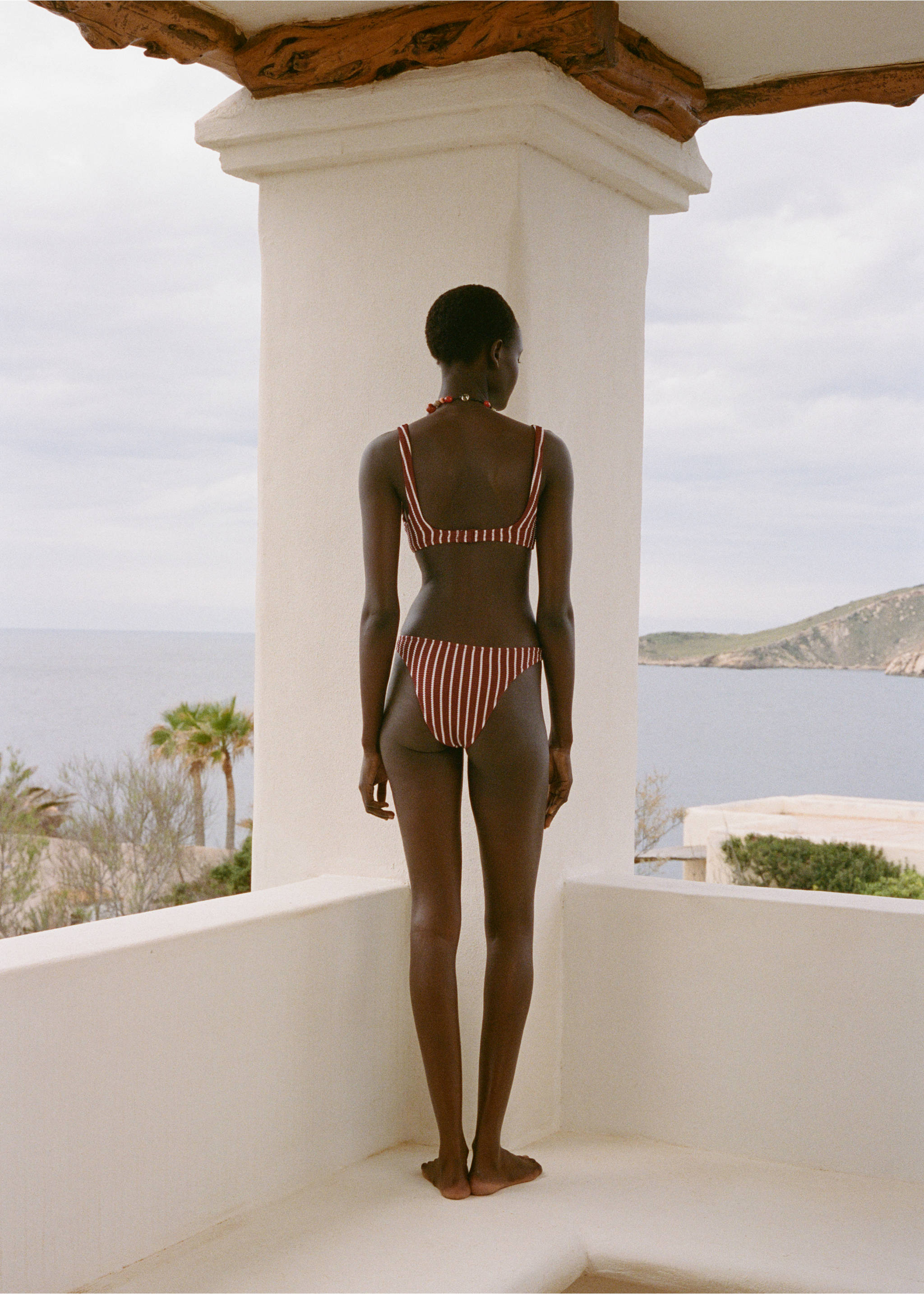 Rebrasti prugasti gornji dio bikinija - Stražnji dio artikla, Čokoladna. Ref: 87087673-00.