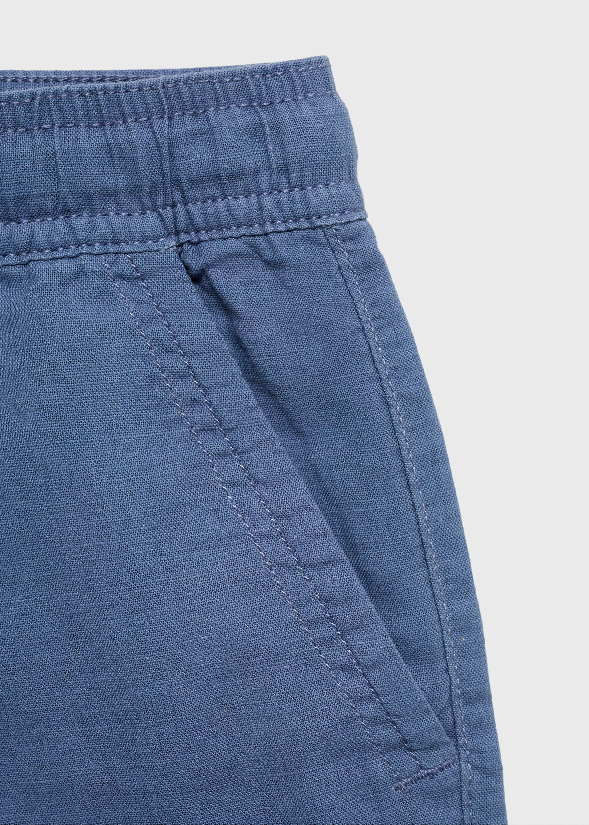 Leinen-Bermudashorts mit Gummibund - Detail des Artikels 0, Blau. Ref: 87087694-00.