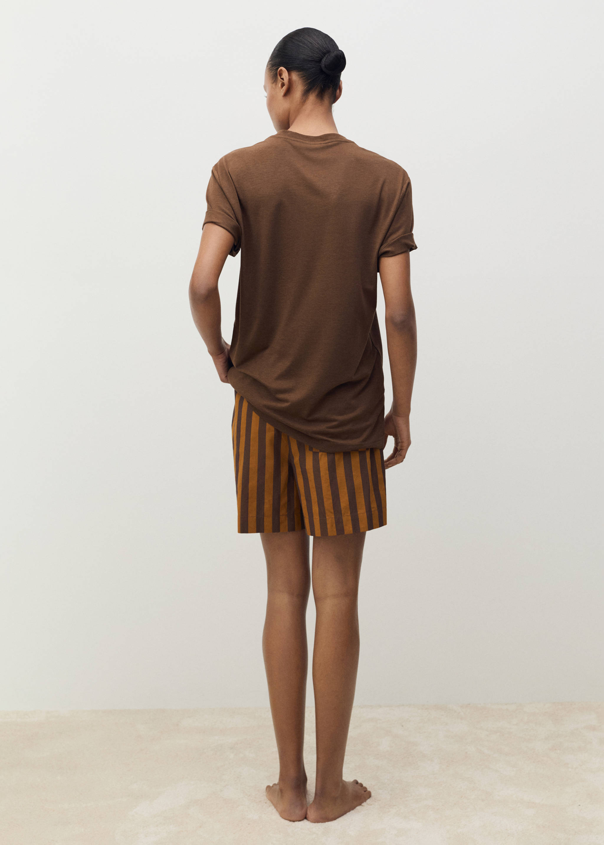 Kurzärmliges T-Shirt aus Lyocell - Rückseite des Artikels