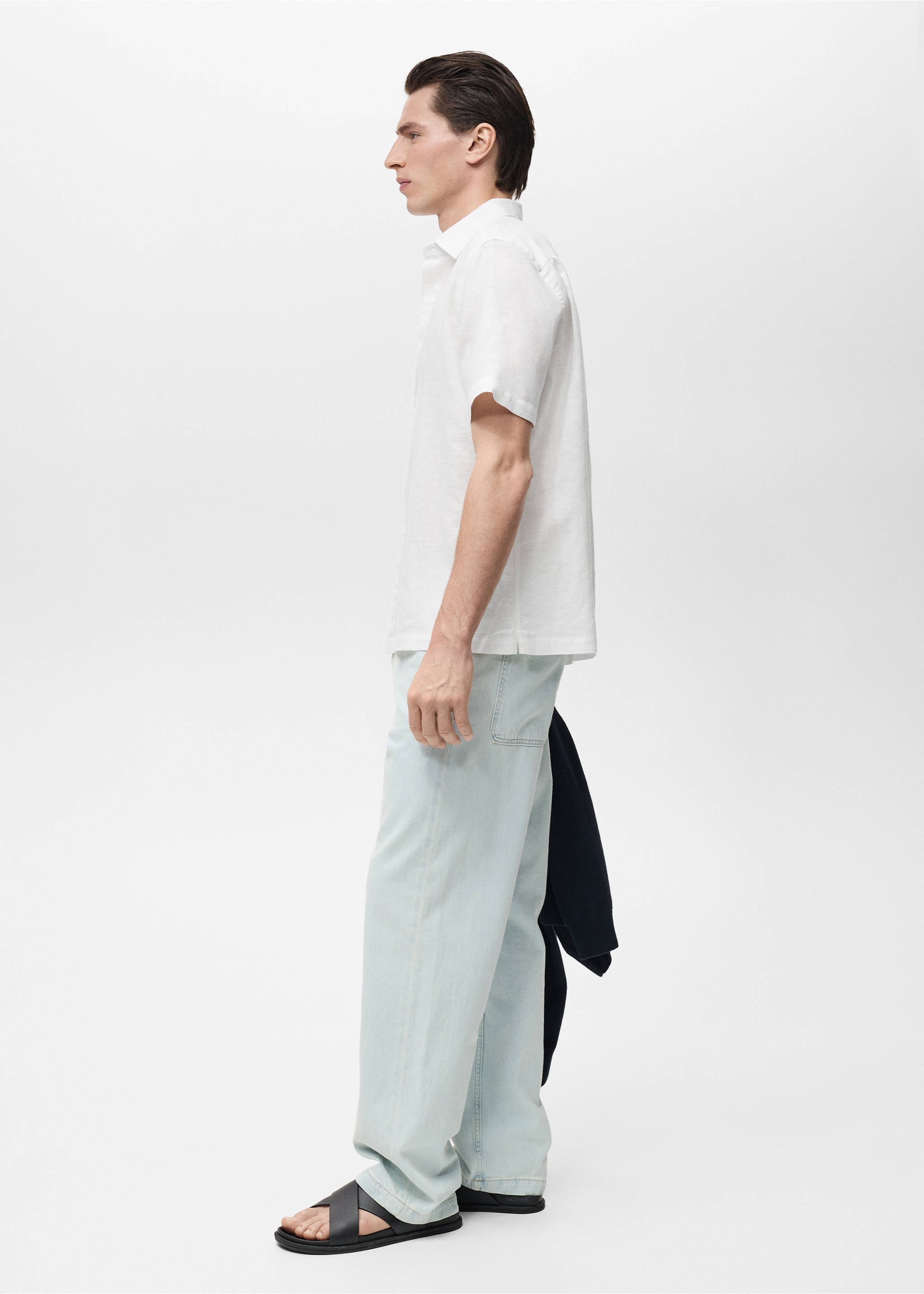 Kurzärmliges Leinenhemd - Detail des Artikels 2, Weiß. Ref: 87087889-00.