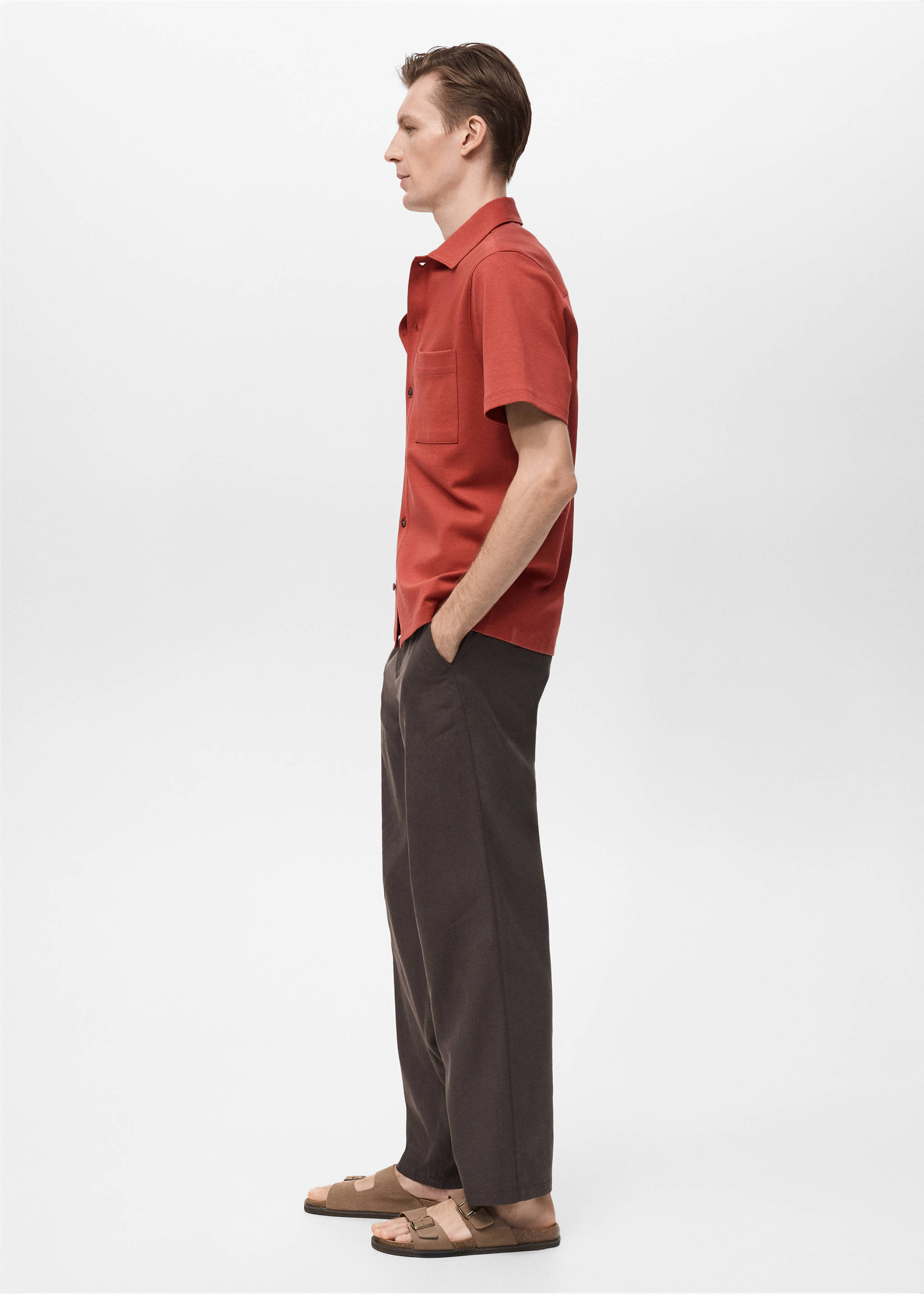 Chest-pocket cotton shirt - Details of the article 2, Red. Ref: 87087893-00.