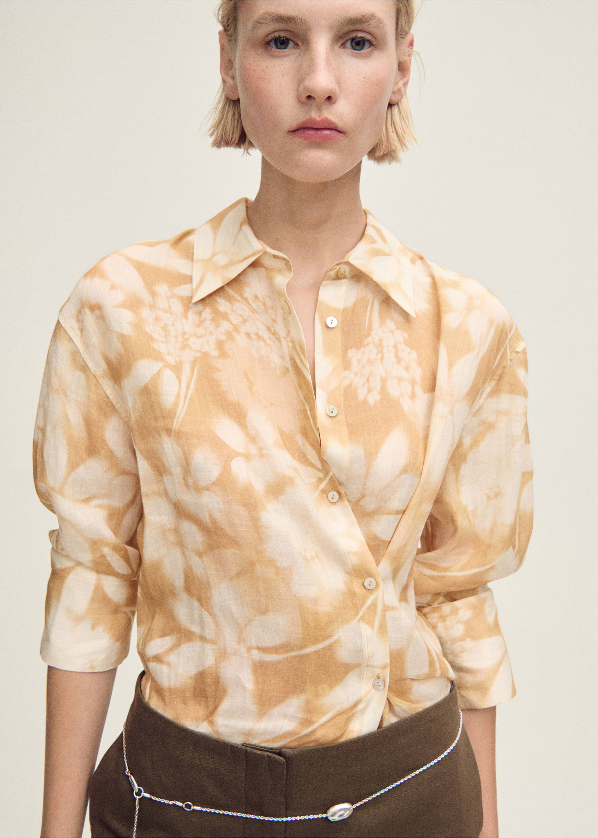 Ramie shirt with multi-position closure - Medium plane, Mustard. Ref: 87087895-00.