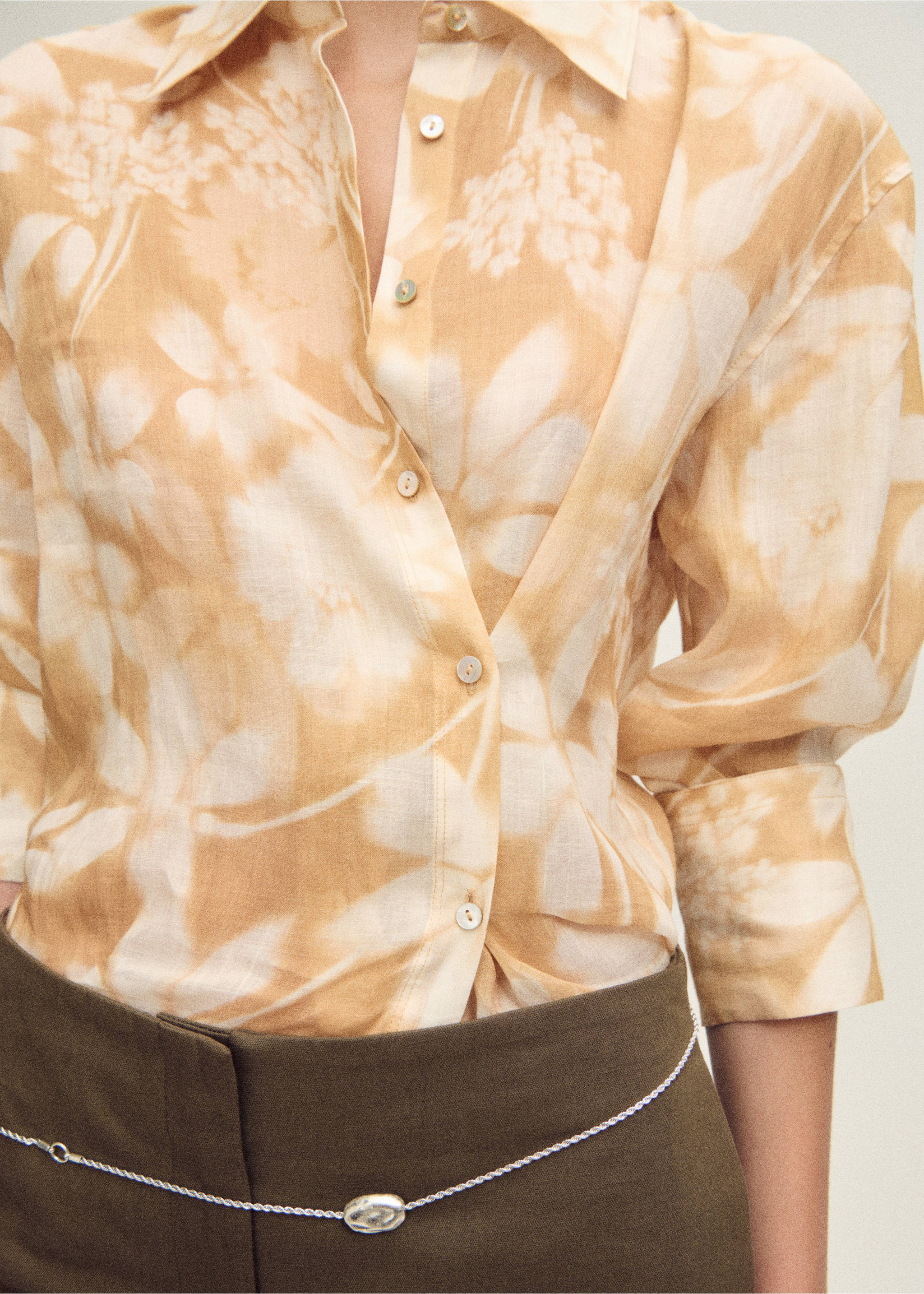 Ramie shirt with multi-position closure - Details of the article 1, Mustard. Ref: 87087895-00.