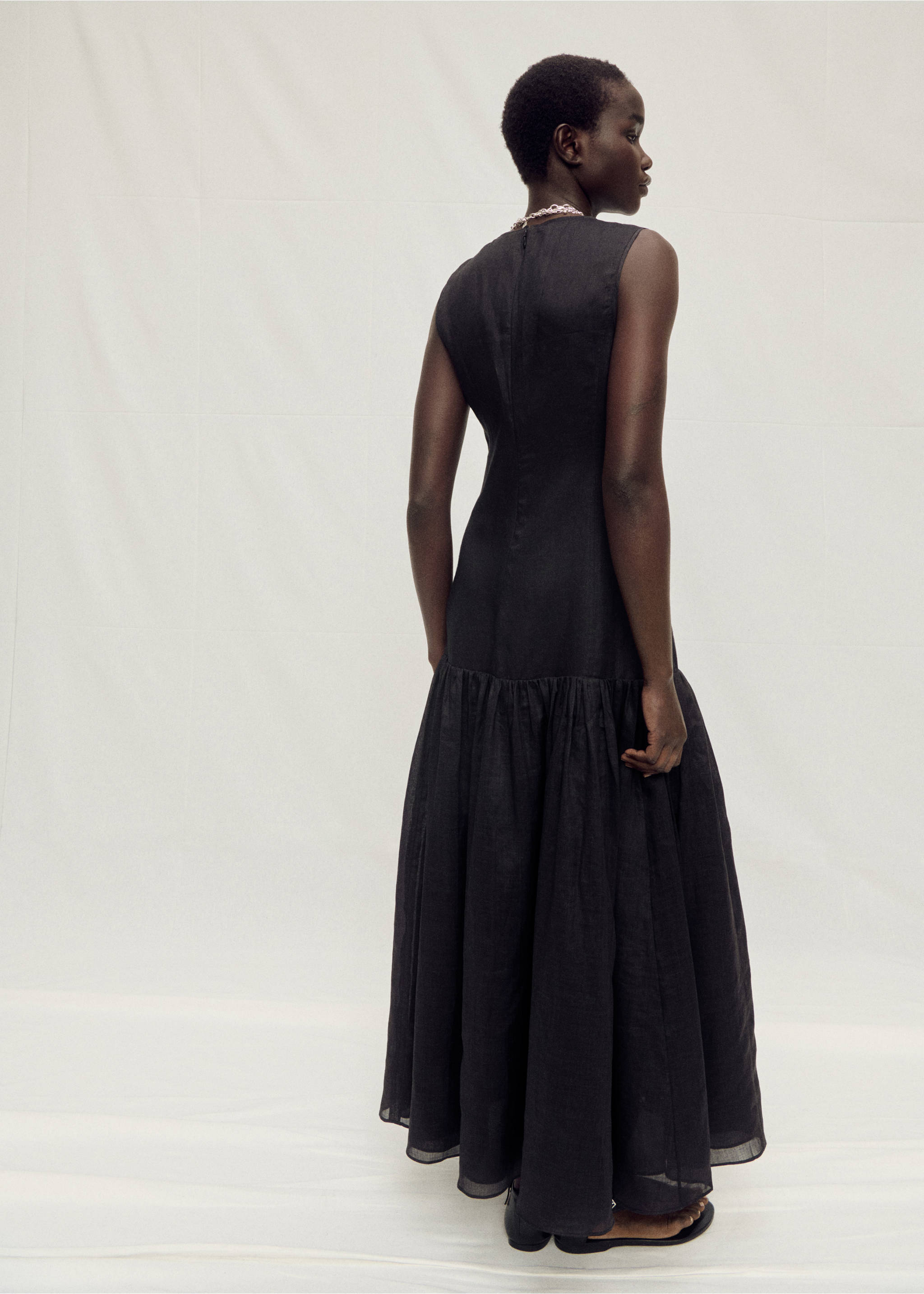 Rochie lungă din in cu panou împletit - Spatele articolului, Negru. Ref: 87087899-00.