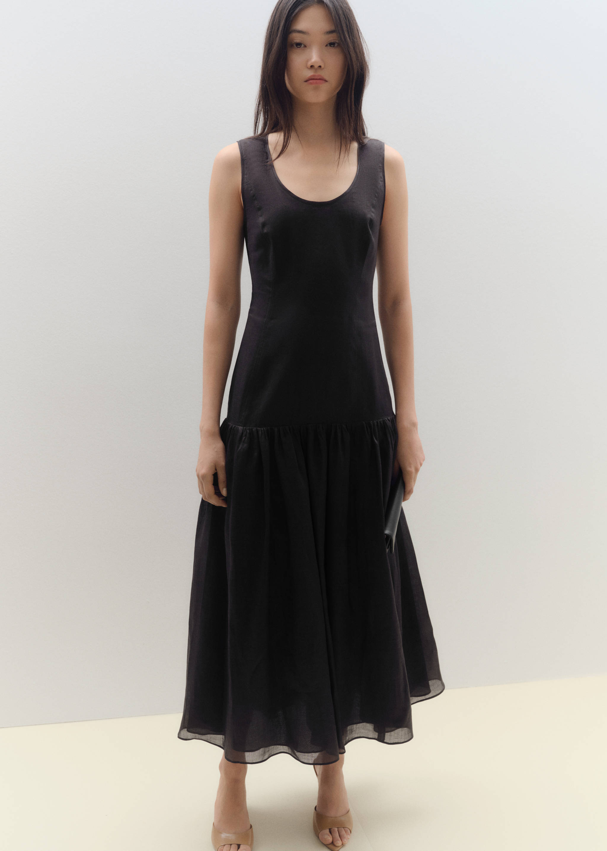 Long linen dress with gathered panel - Details of the article 6