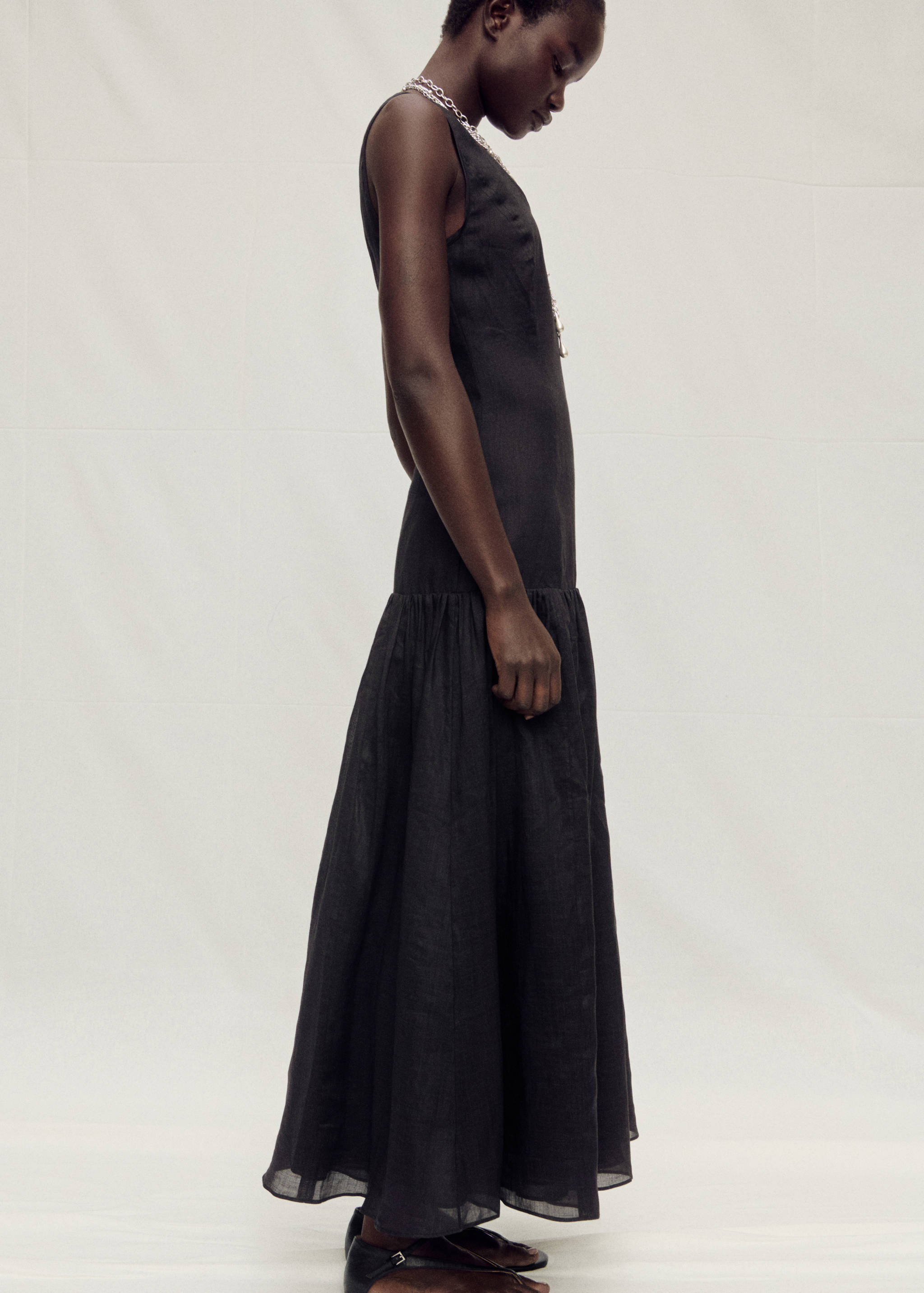 Long linen dress with gathered panel - Details of the article 2