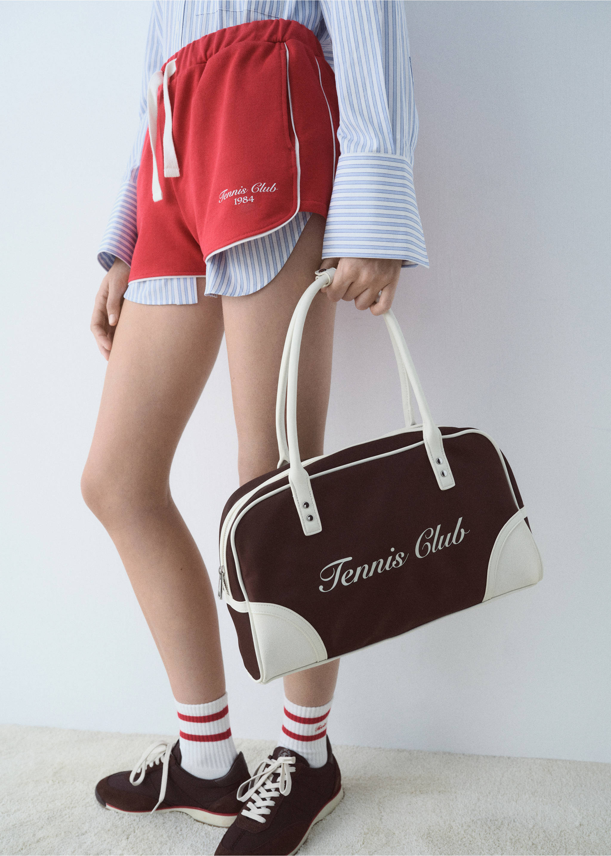 Cotton shorts with printed message - Details of the article 6, Red. Ref: 87087902-00.