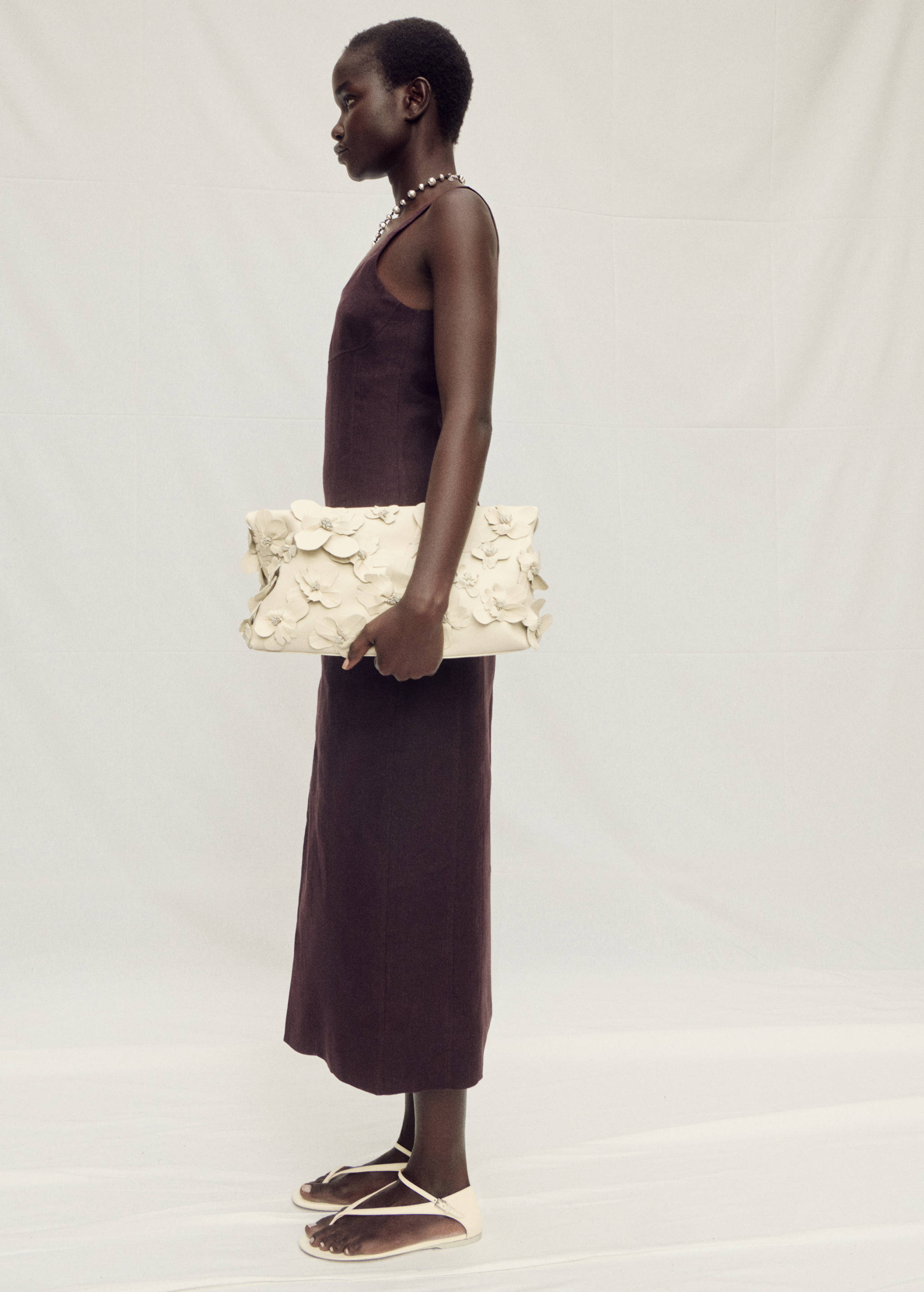 Linen midi-dress with front opening - Details of the article 2