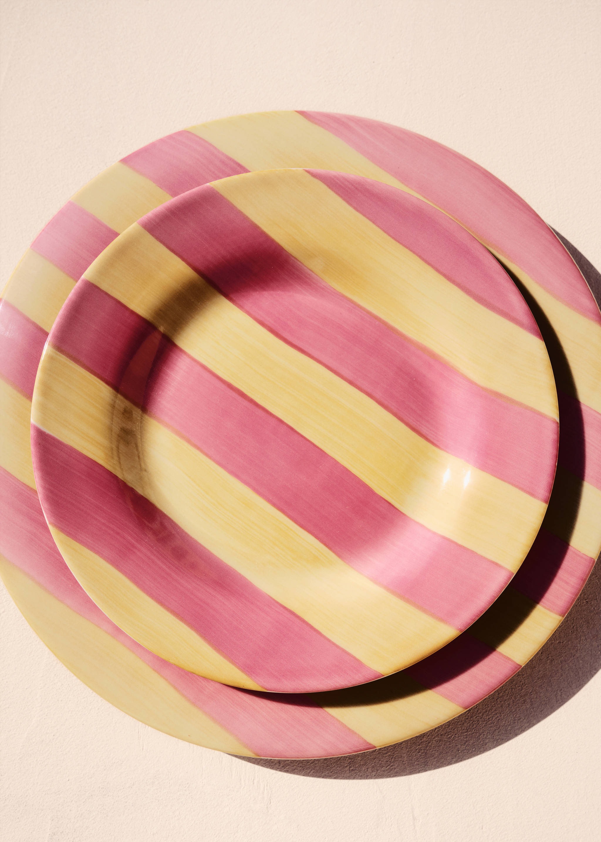 Platzteller aus Steingut mit Streifen - Detail des Artikels 6