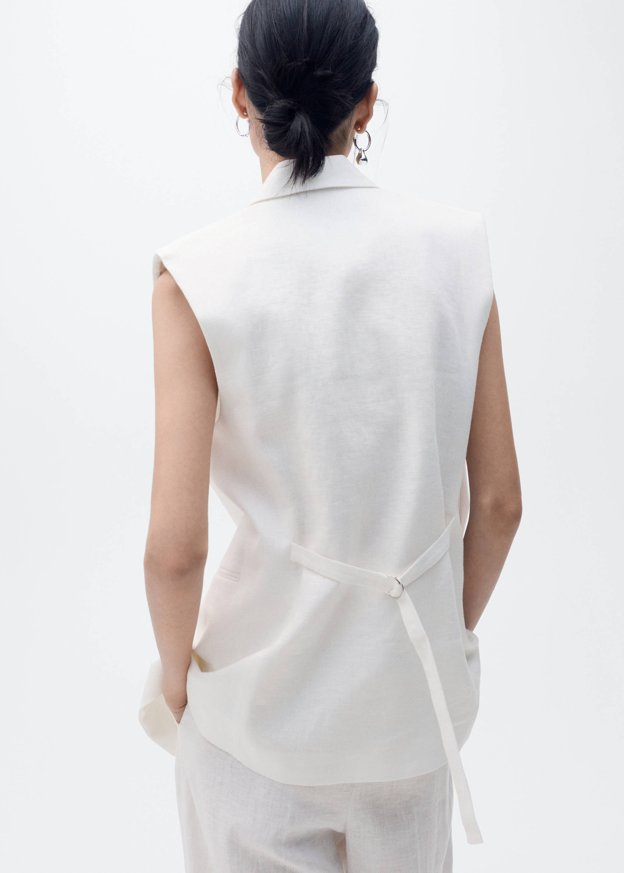 Linen suit waistcoat - Reverse of the article