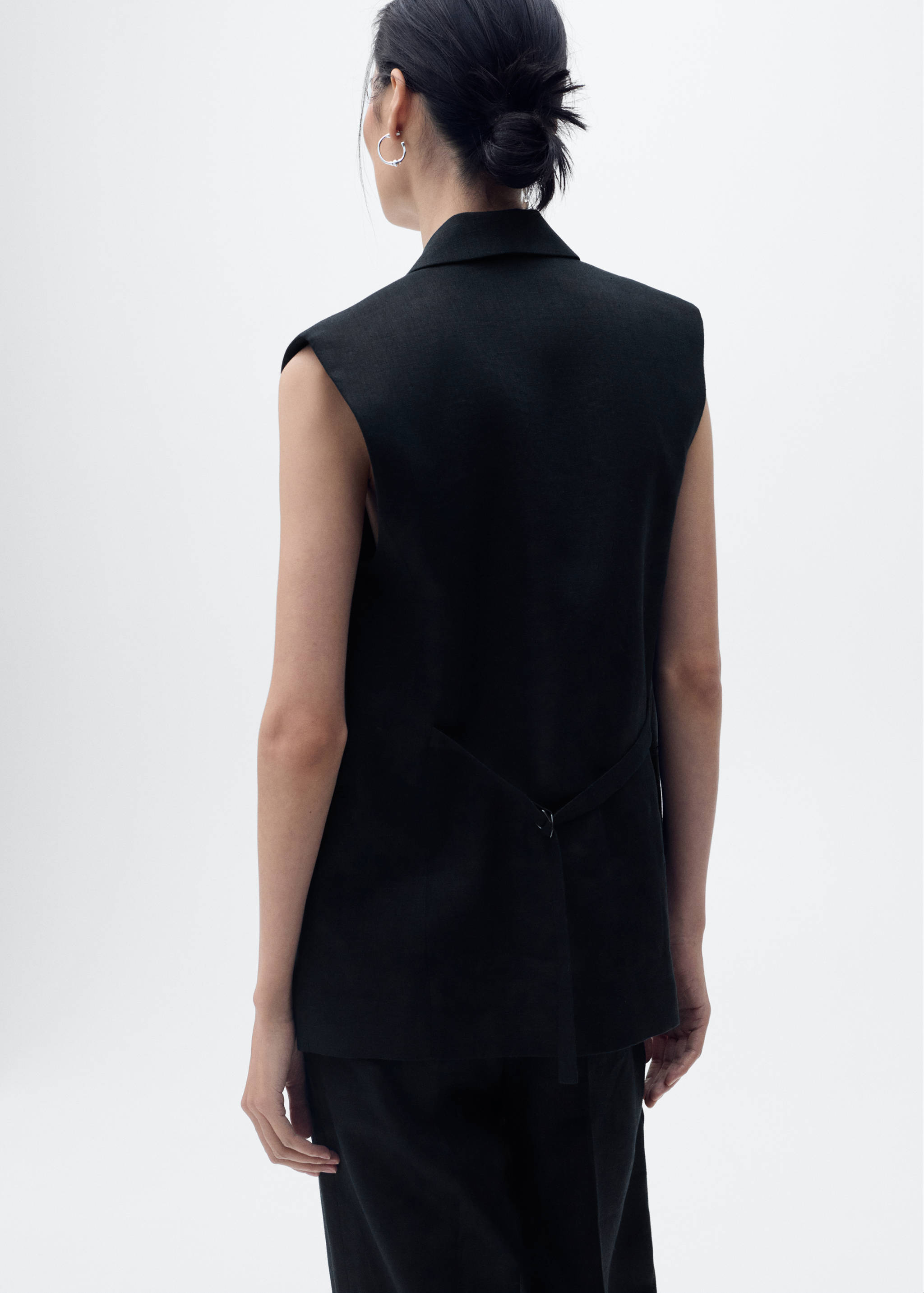 Linen suit waistcoat - Reverse of the article