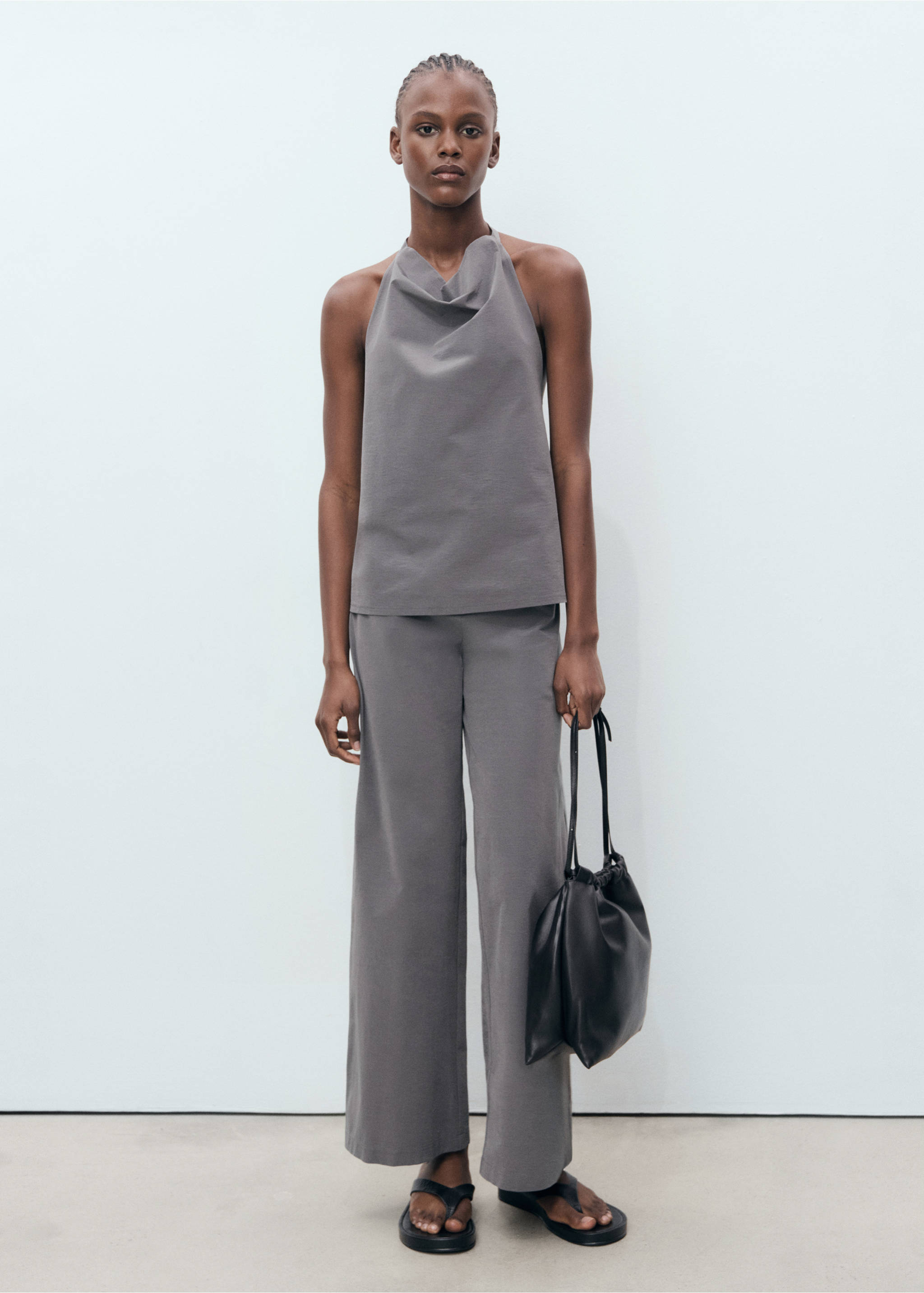 Pantalón recto cinturón fino - Plano general, Gris. Ref: 87088644-00.