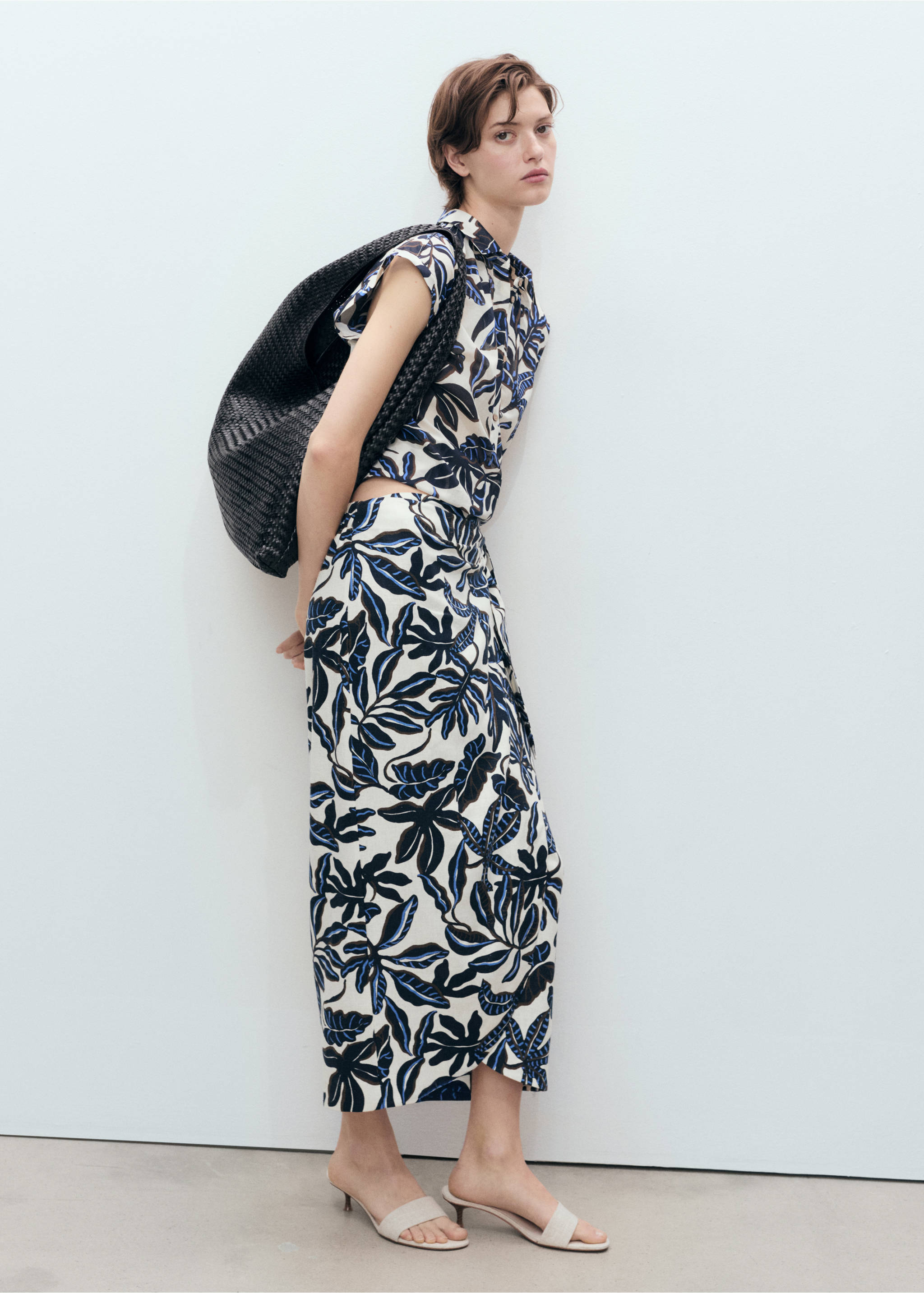 Linnen rok met knoopdetail - Overzichtstekening, Ecru. Ref: 87088645-00.