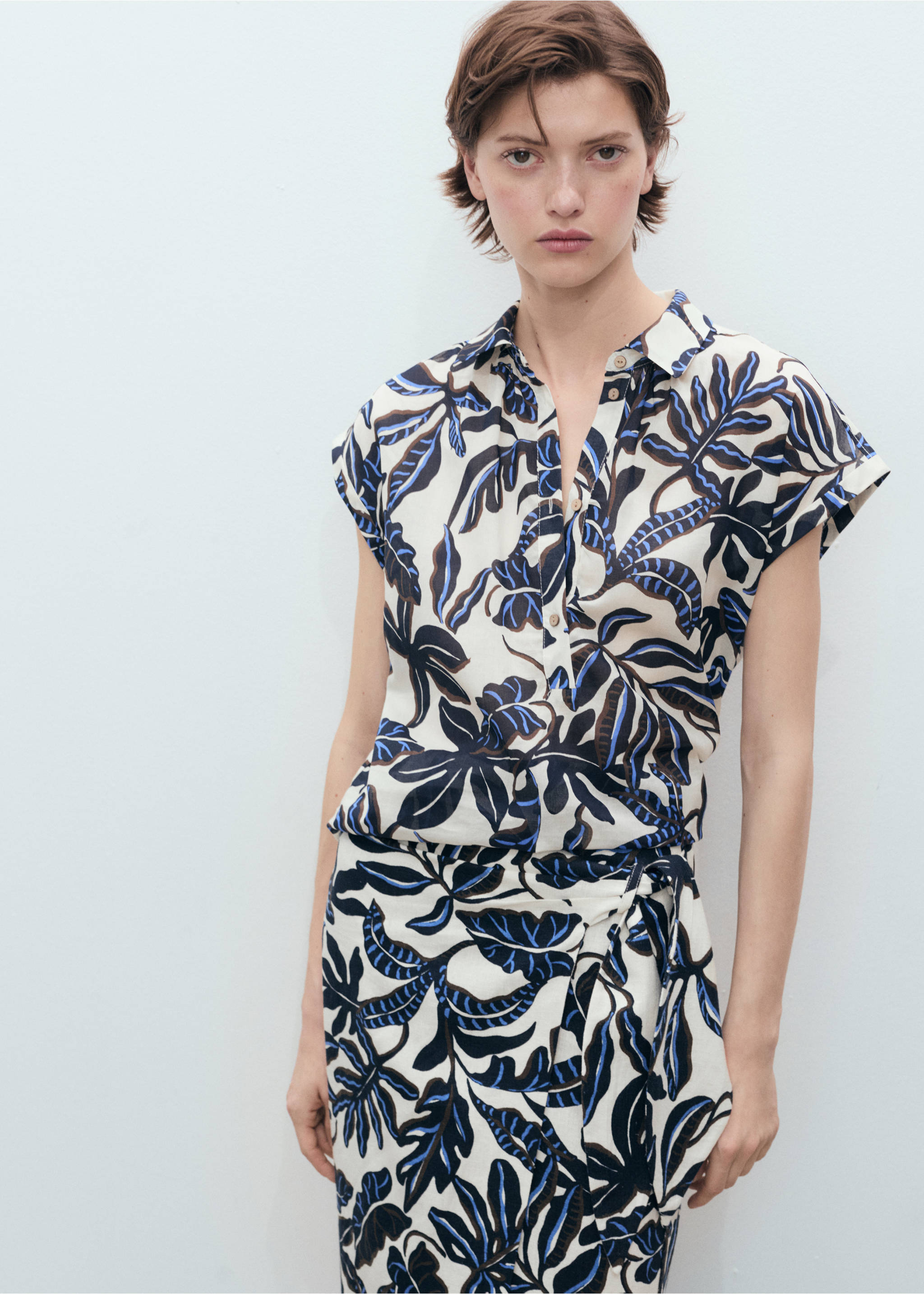 Linnen rok met knoopdetail - Detail van het artikel 1, Ecru. Ref: 87088645-00.