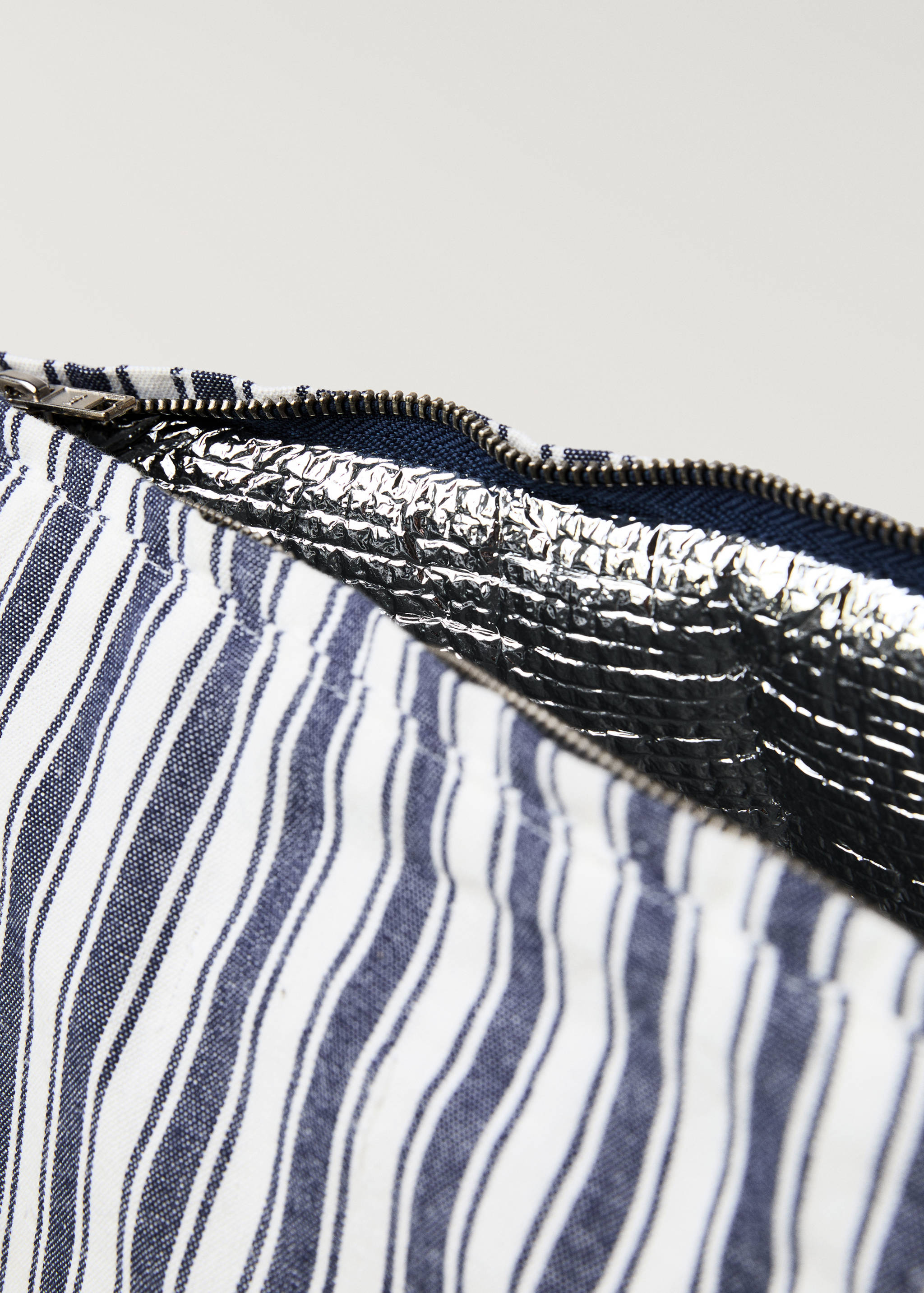 Striped thermal beach bag - Details of the article 4