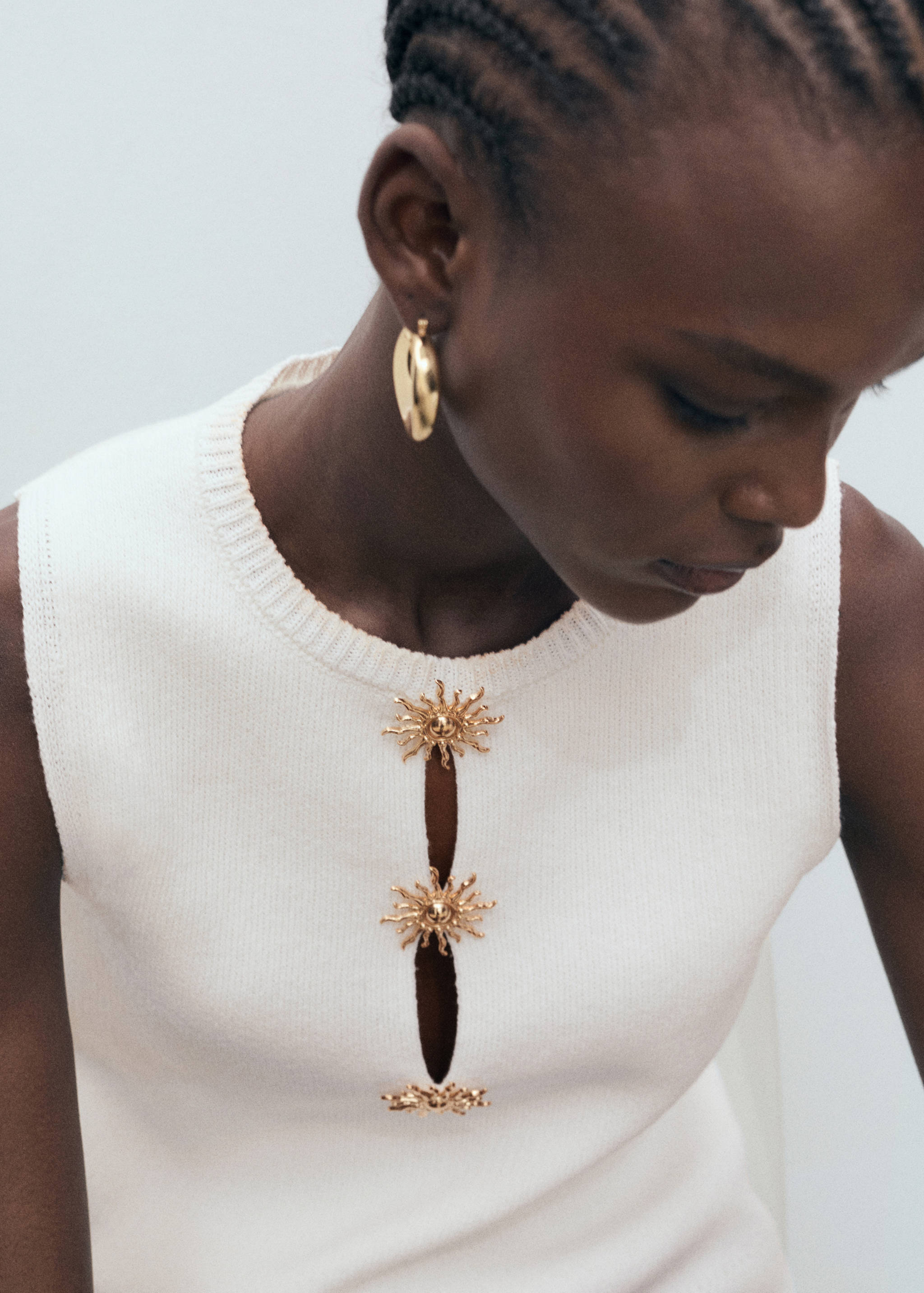 Knitted top with jewel buttons - Details of the article 1