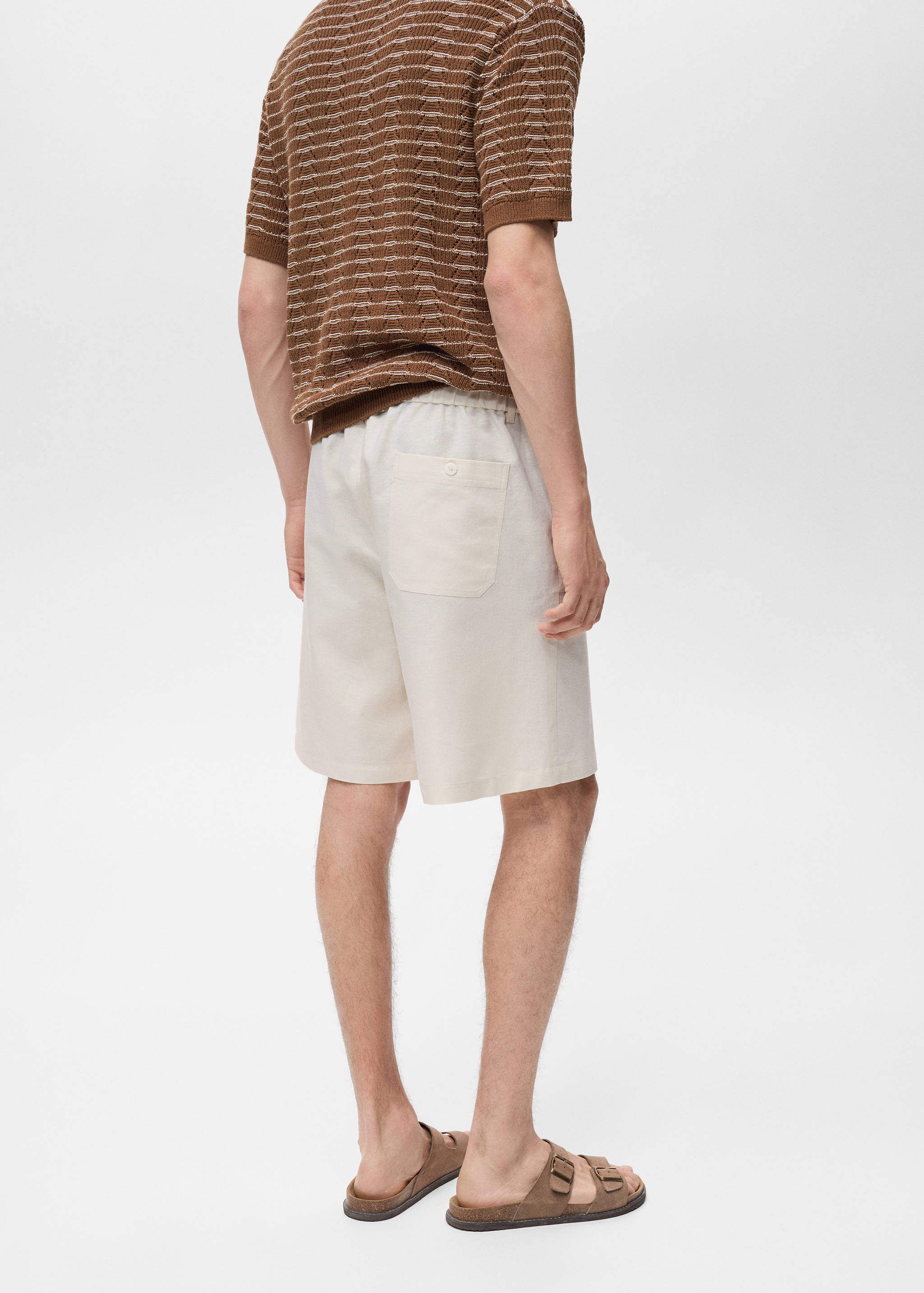 Cotton-linen blend bermuda shorts - Reverse of the article