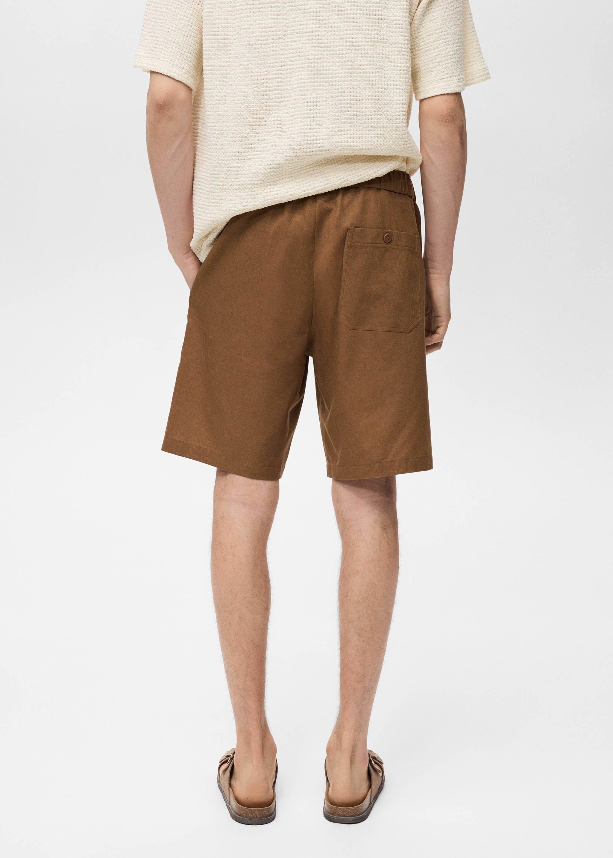Cotton-linen blend bermuda shorts - Reverse of the article