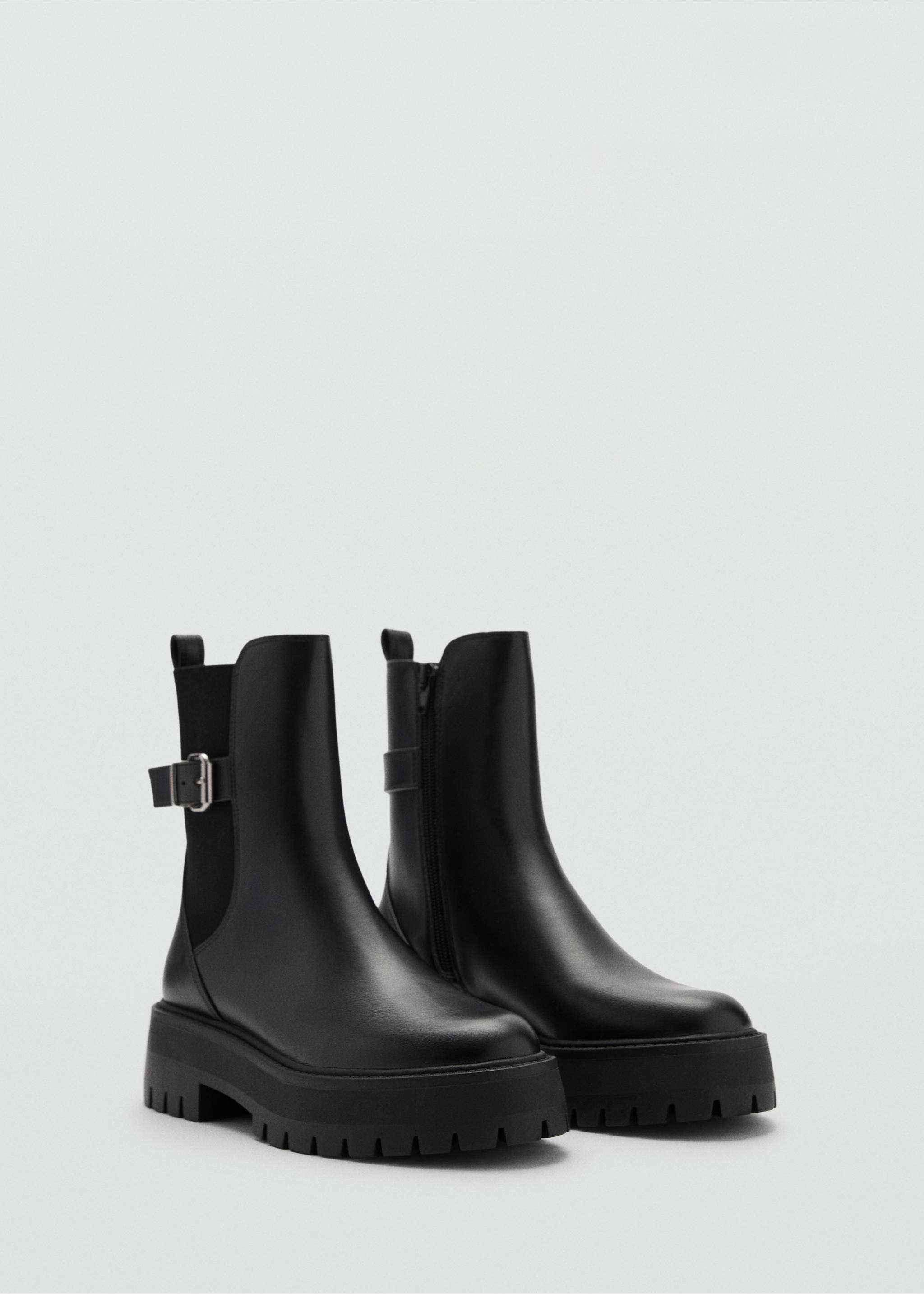 Chelsea boots with buckle - Medium plane, Black. Ref: 87090411-00.
